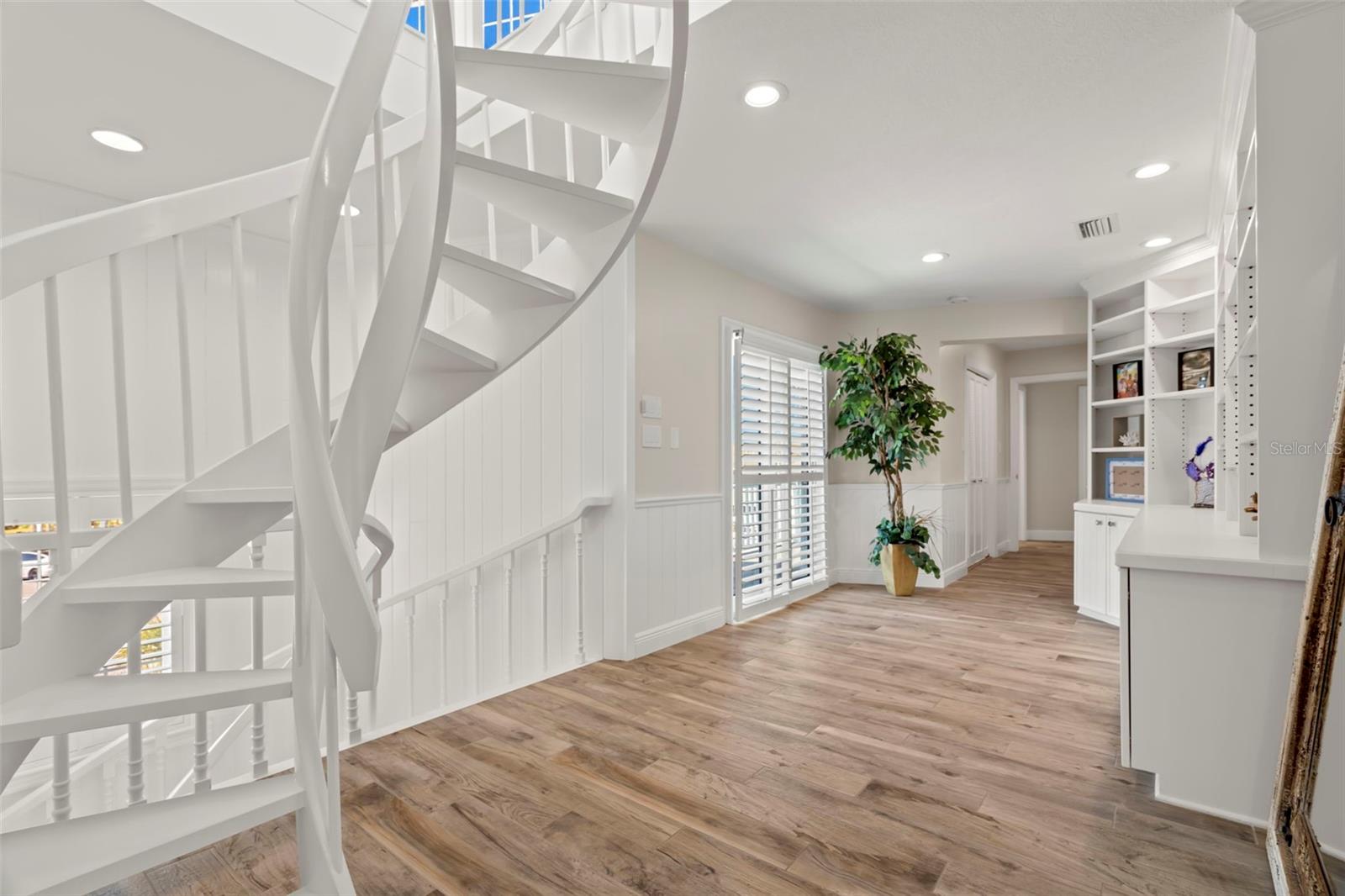 TB8420379 Property Photo