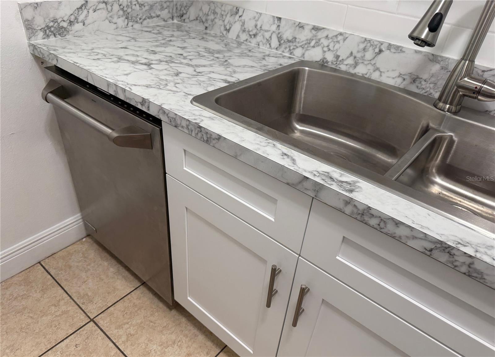 5325 CURRY FORD RD #G202, ORLANDO, FL, 32812