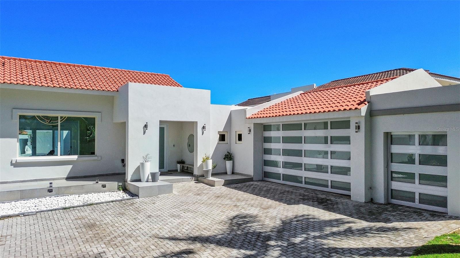 PR9115638 Property Photo