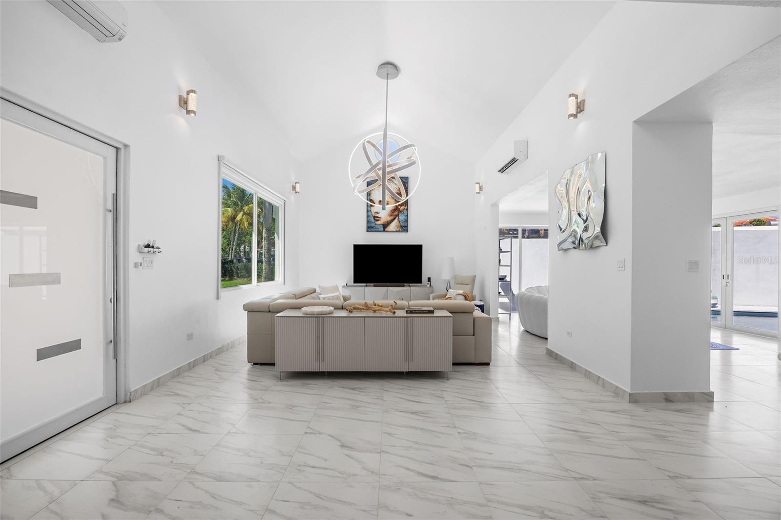 PR9115638 Property Photo