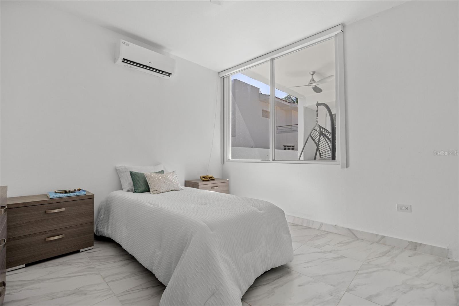 PR9115638 Property Photo