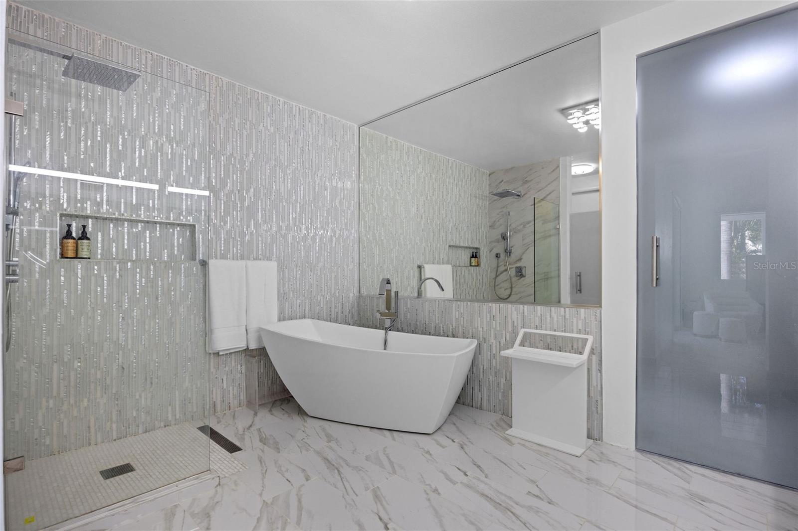 PR9115638 Property Photo