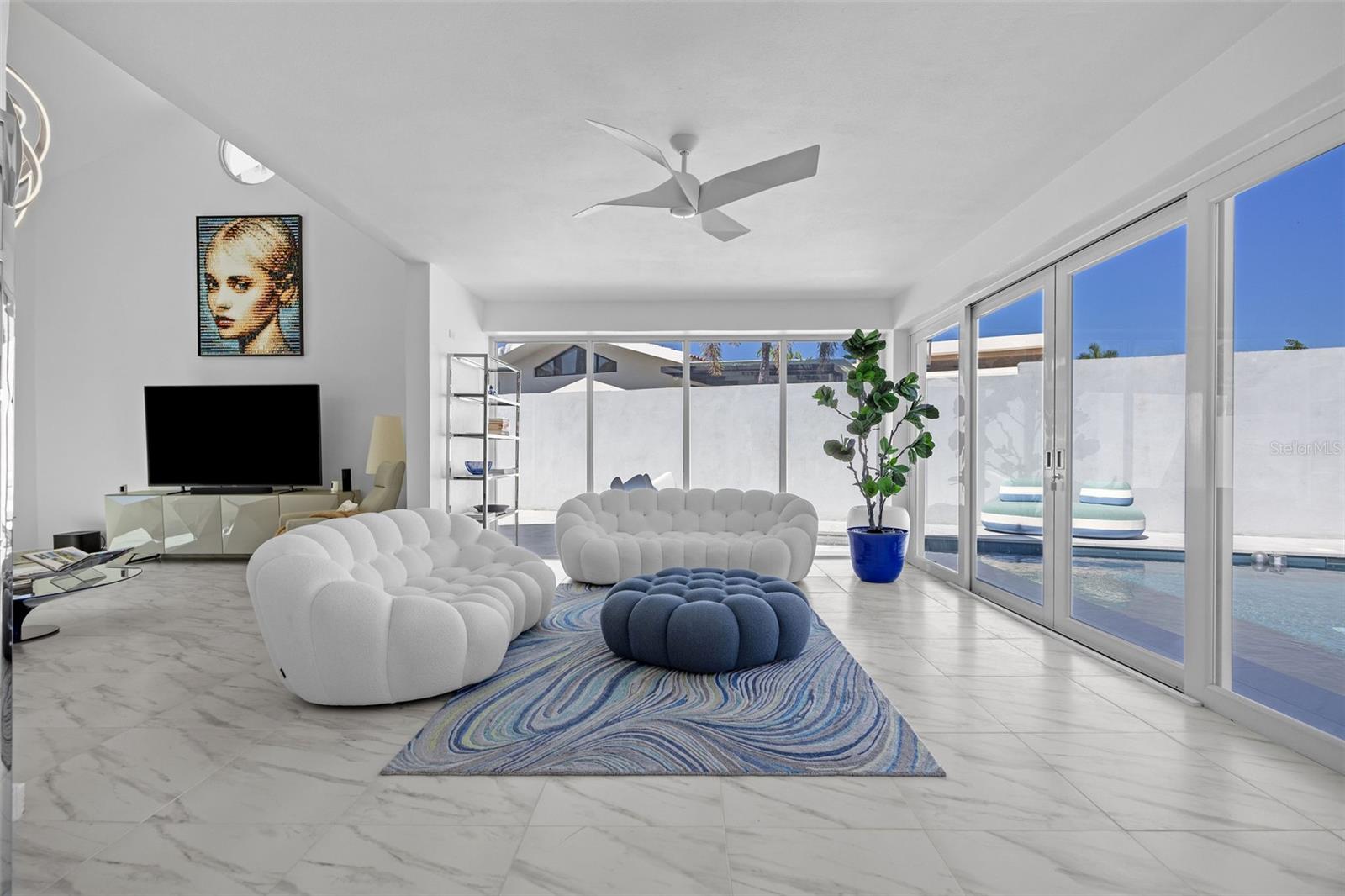 PR9115638 Property Photo