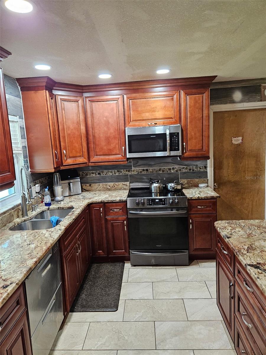 17832 SUNRISE DR, LUTZ, FL, 33549