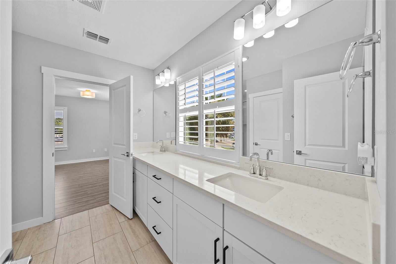 5834 S MACDILL AVE #A, TAMPA, FL, 33611