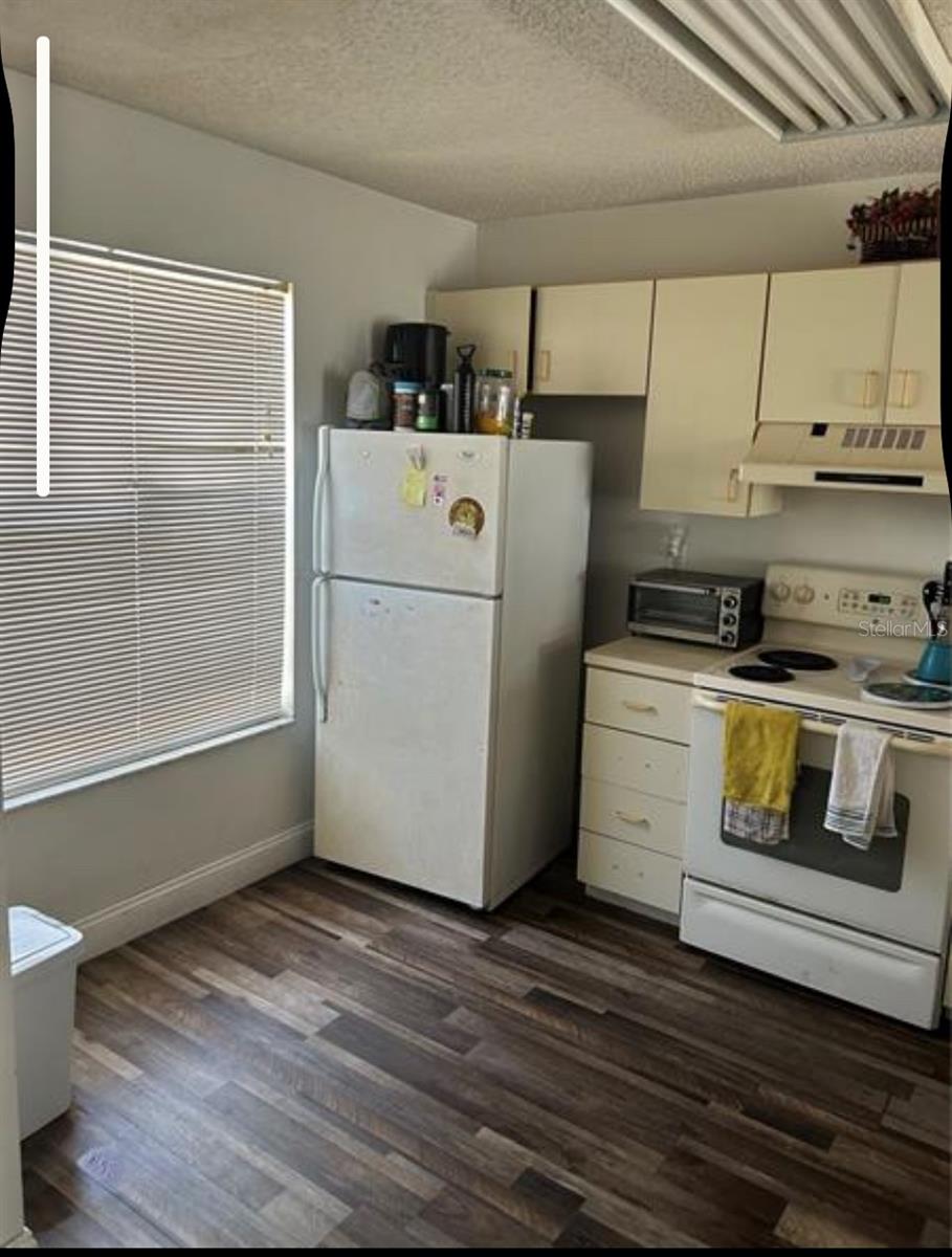 O6338380 Property Photo