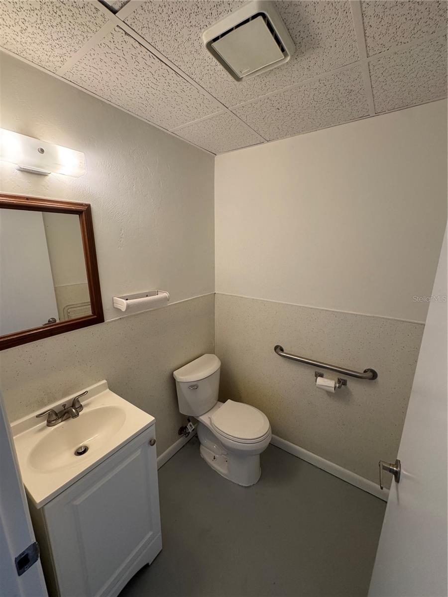 702 W PARK AVE #A1, EDGEWATER, FL, 32132