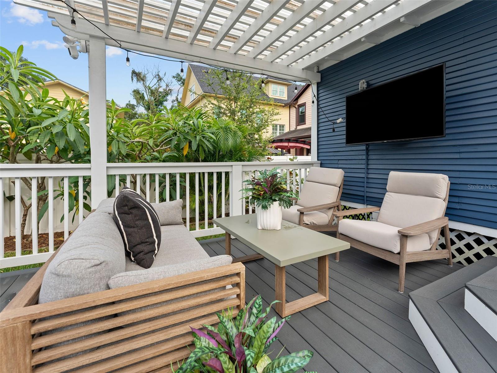 Patio Dreaming! Amazing outdoor oasis