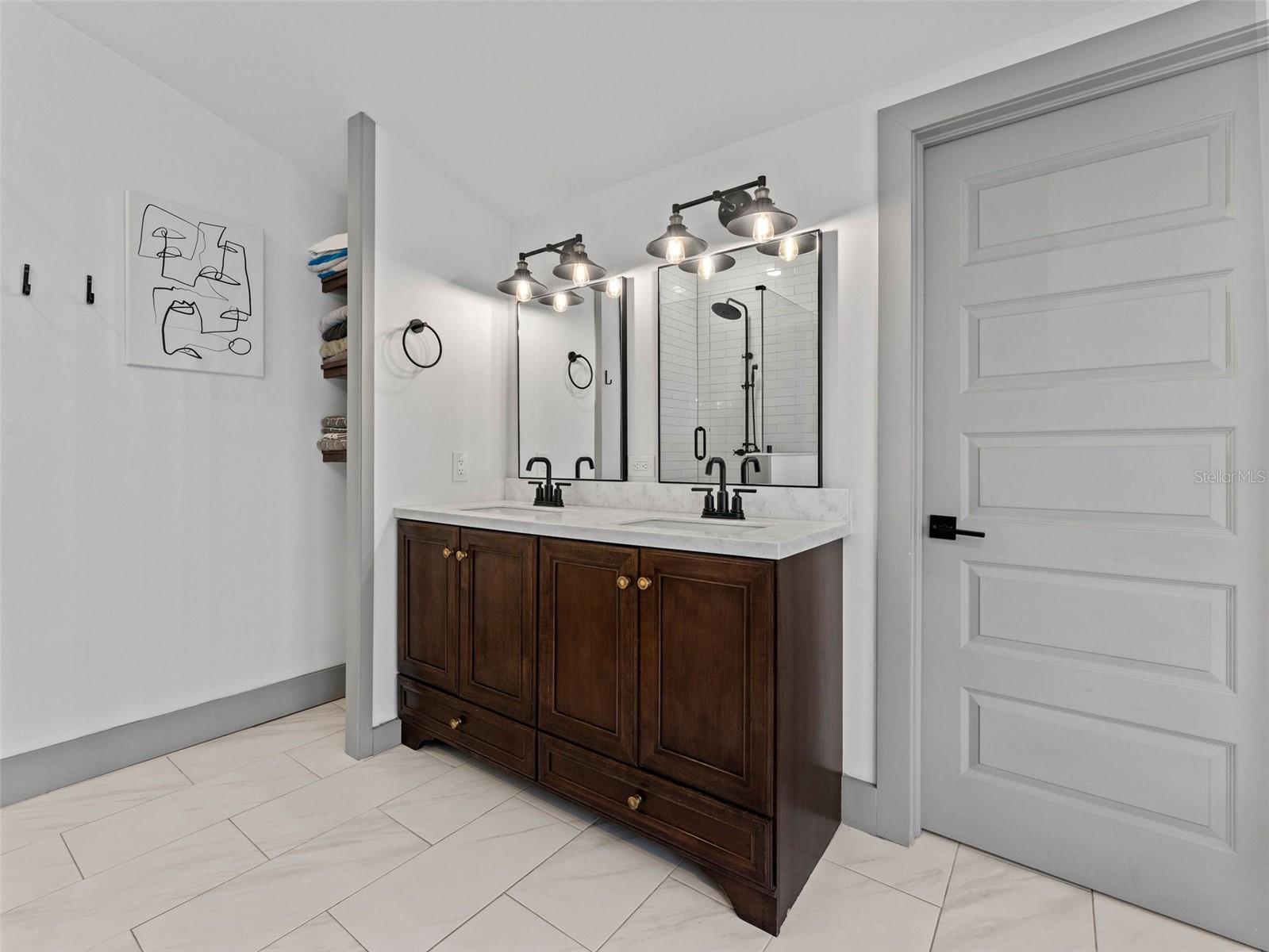 Owners ensuite bathroom with walk-in closet