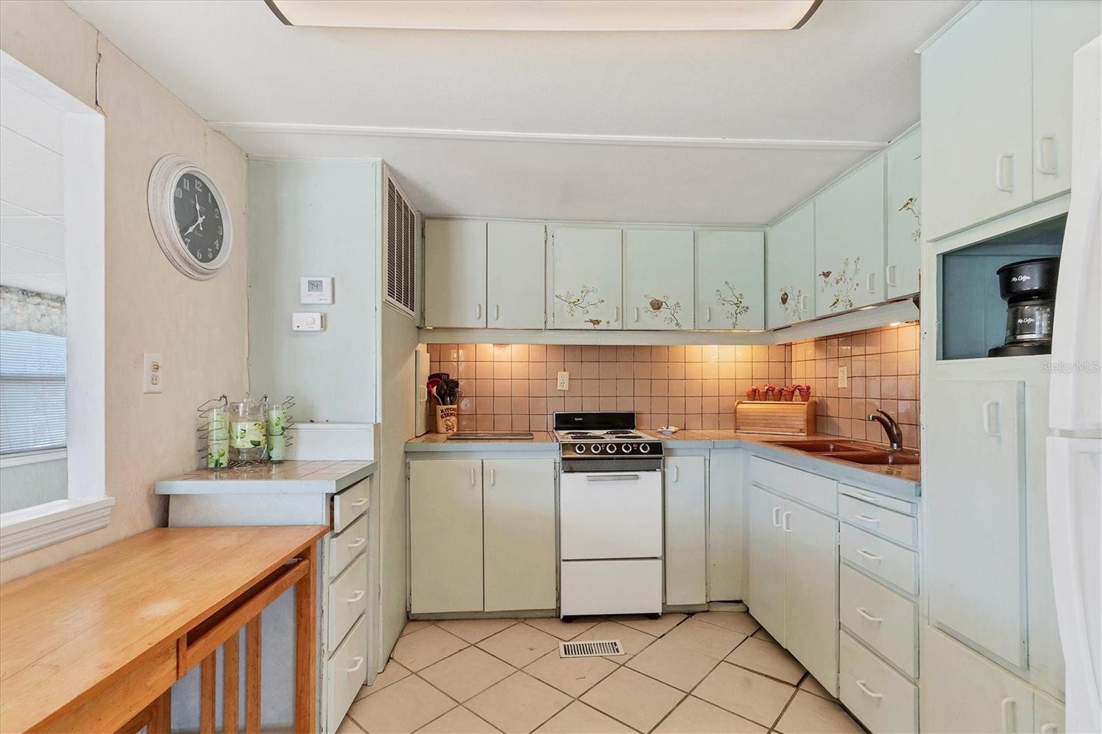 A4663023 Property Photo