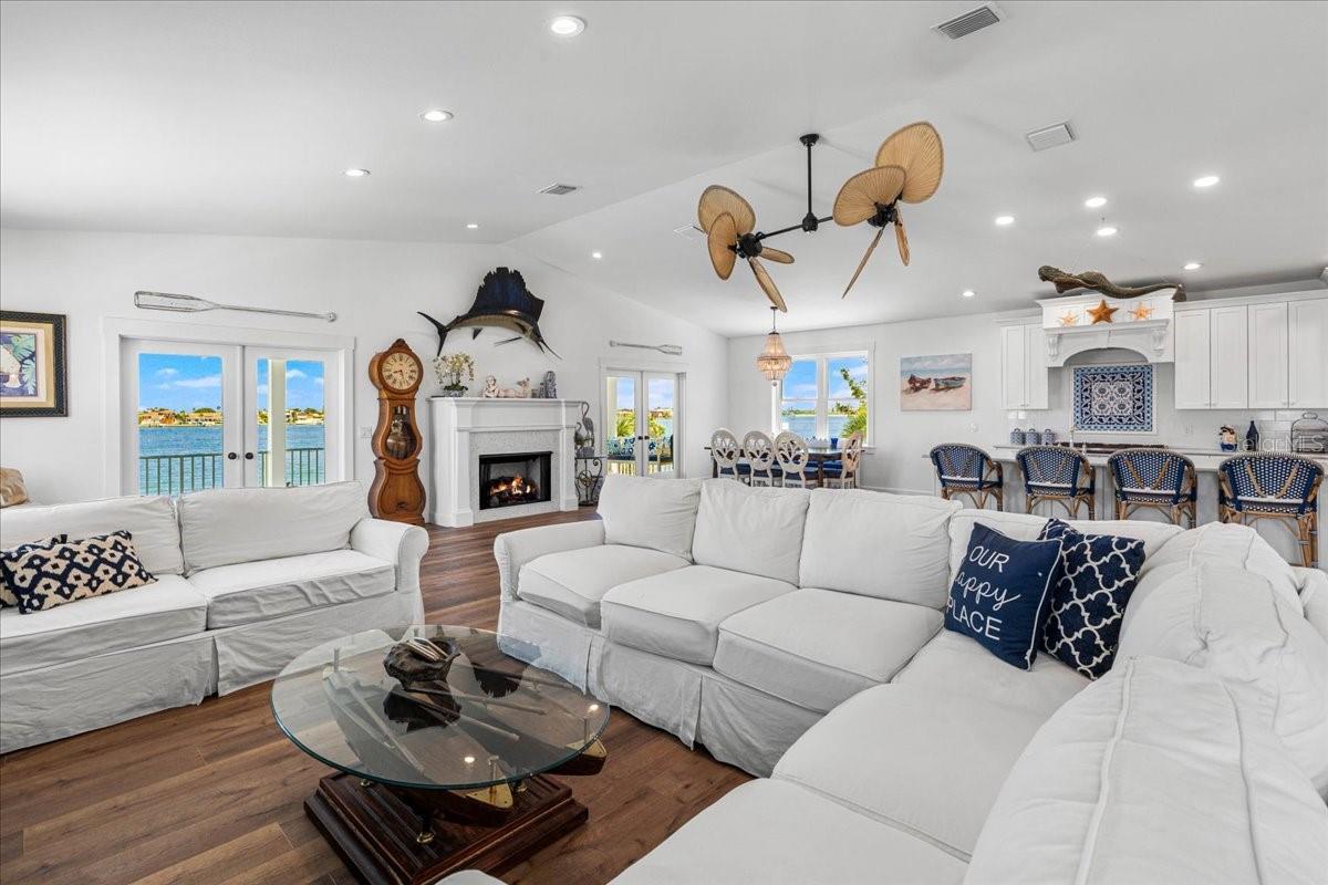 TB8420808 Property Photo