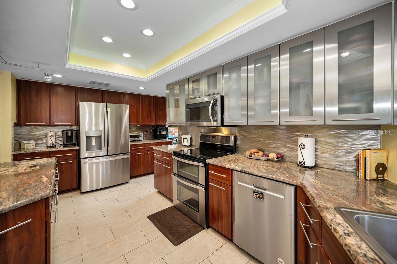 110 S WOODCREEK DR S, SAFETY HARBOR, FL, 34695