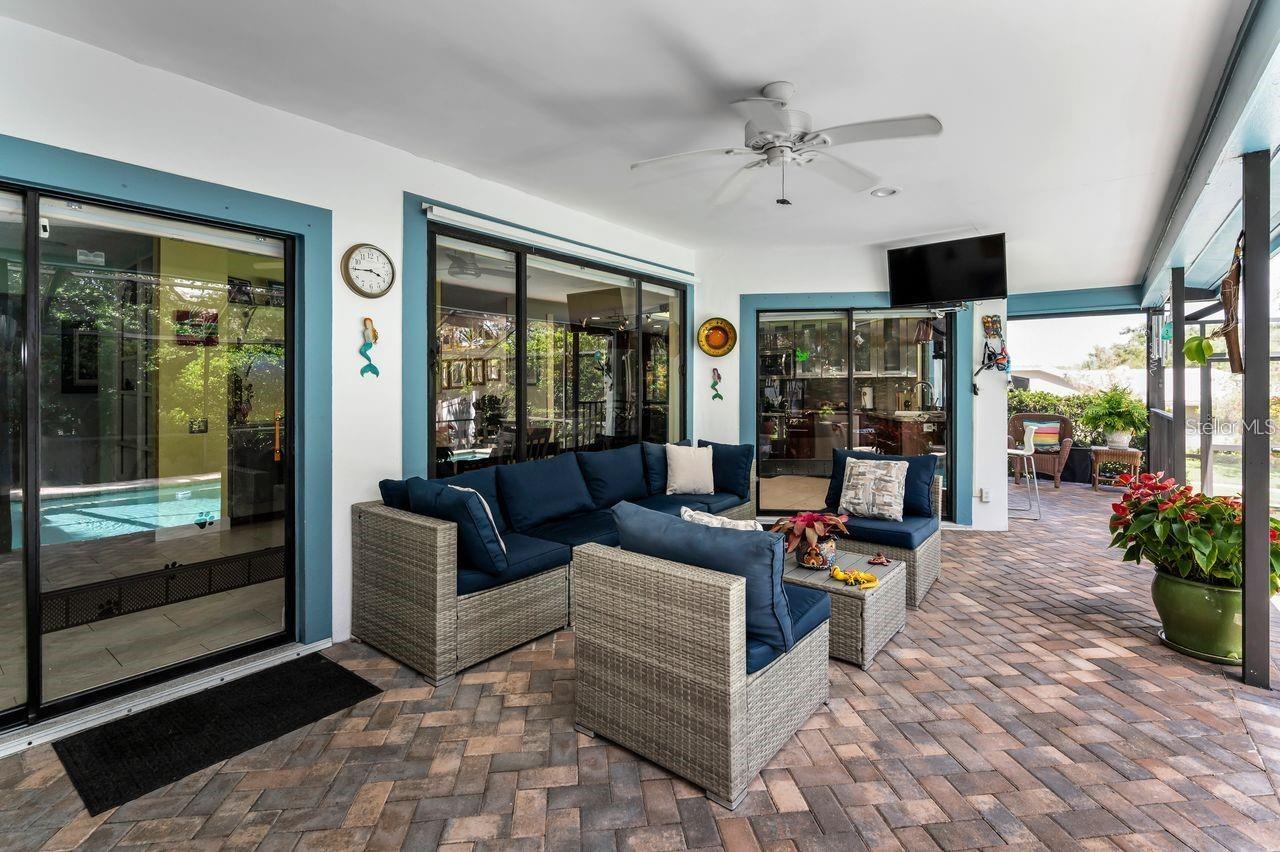 110 S WOODCREEK DR S, SAFETY HARBOR, FL, 34695