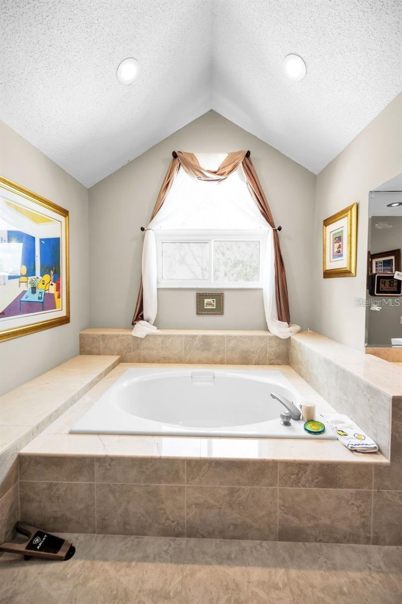 110 S WOODCREEK DR S, SAFETY HARBOR, FL, 34695