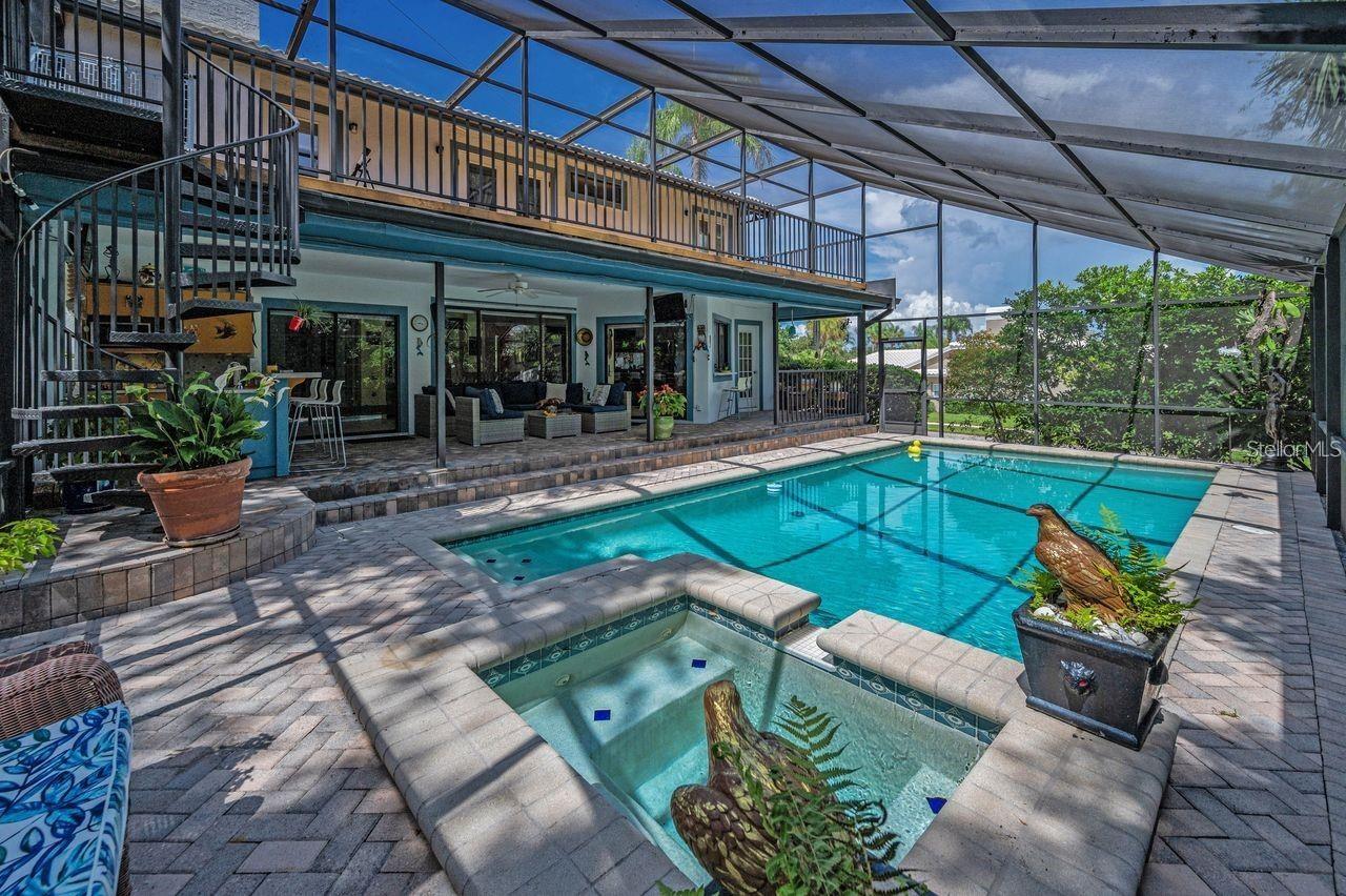 110 S WOODCREEK DR S, SAFETY HARBOR, FL, 34695