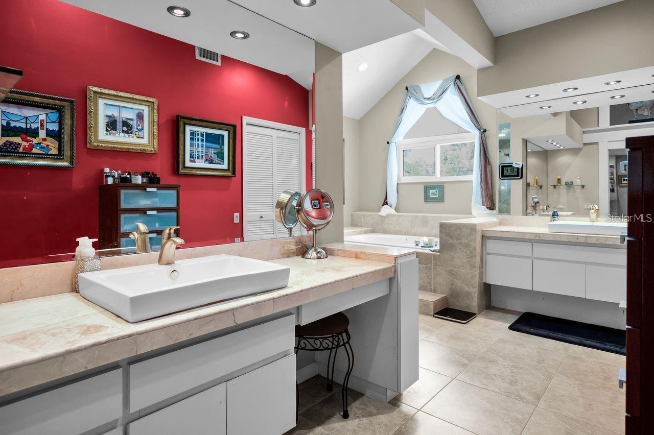 110 S WOODCREEK DR S, SAFETY HARBOR, FL, 34695