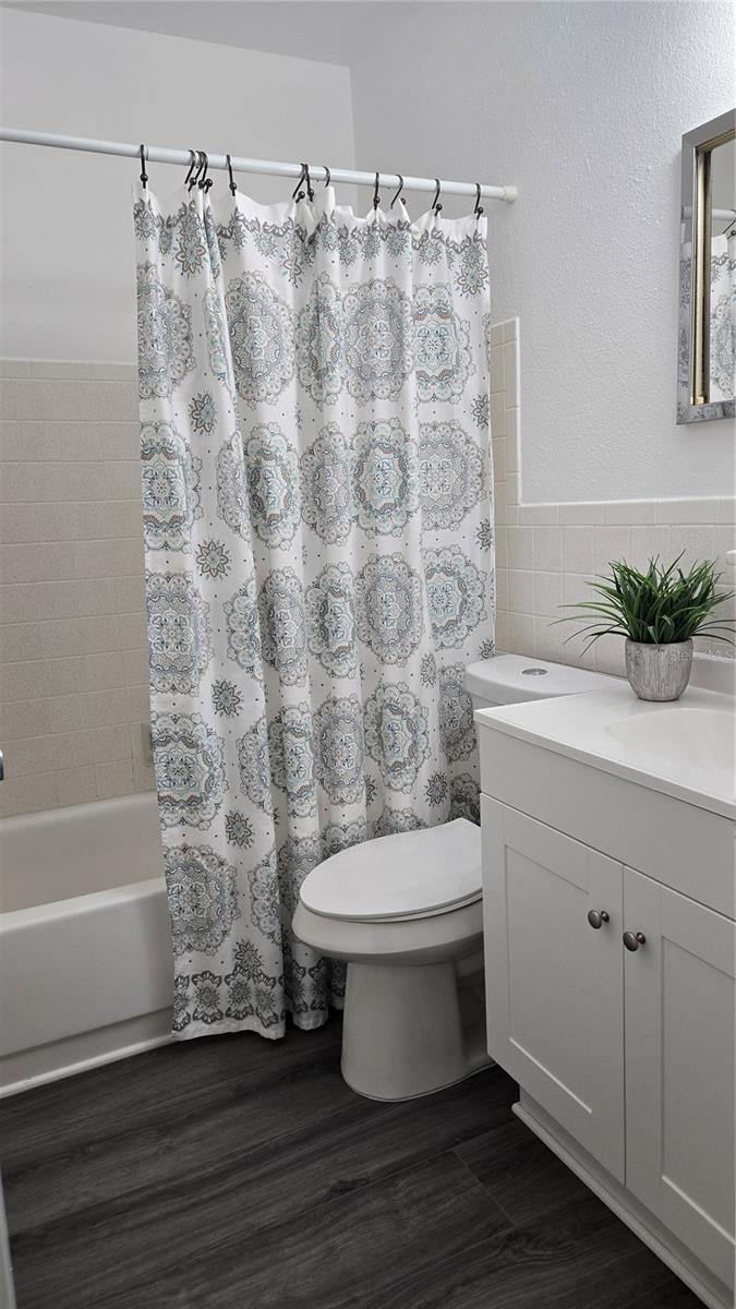 TB8420873 Property Photo