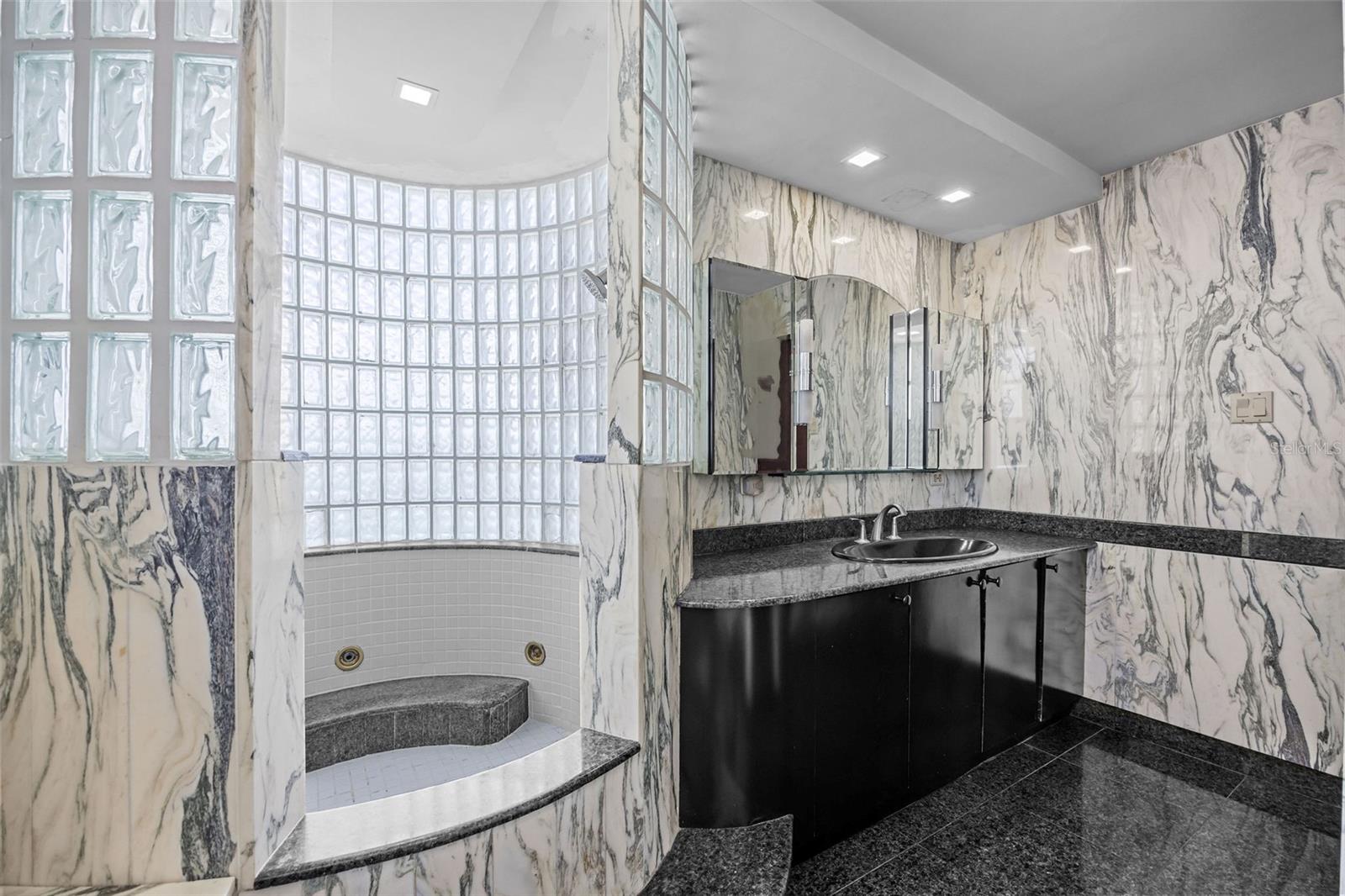 PR9115661 Property Photo