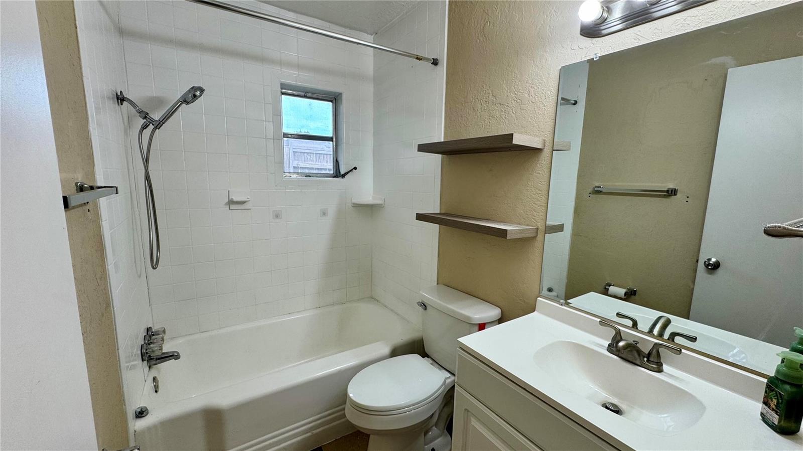 1420 HIGHLAND AVE, EUSTIS, FL, 32726