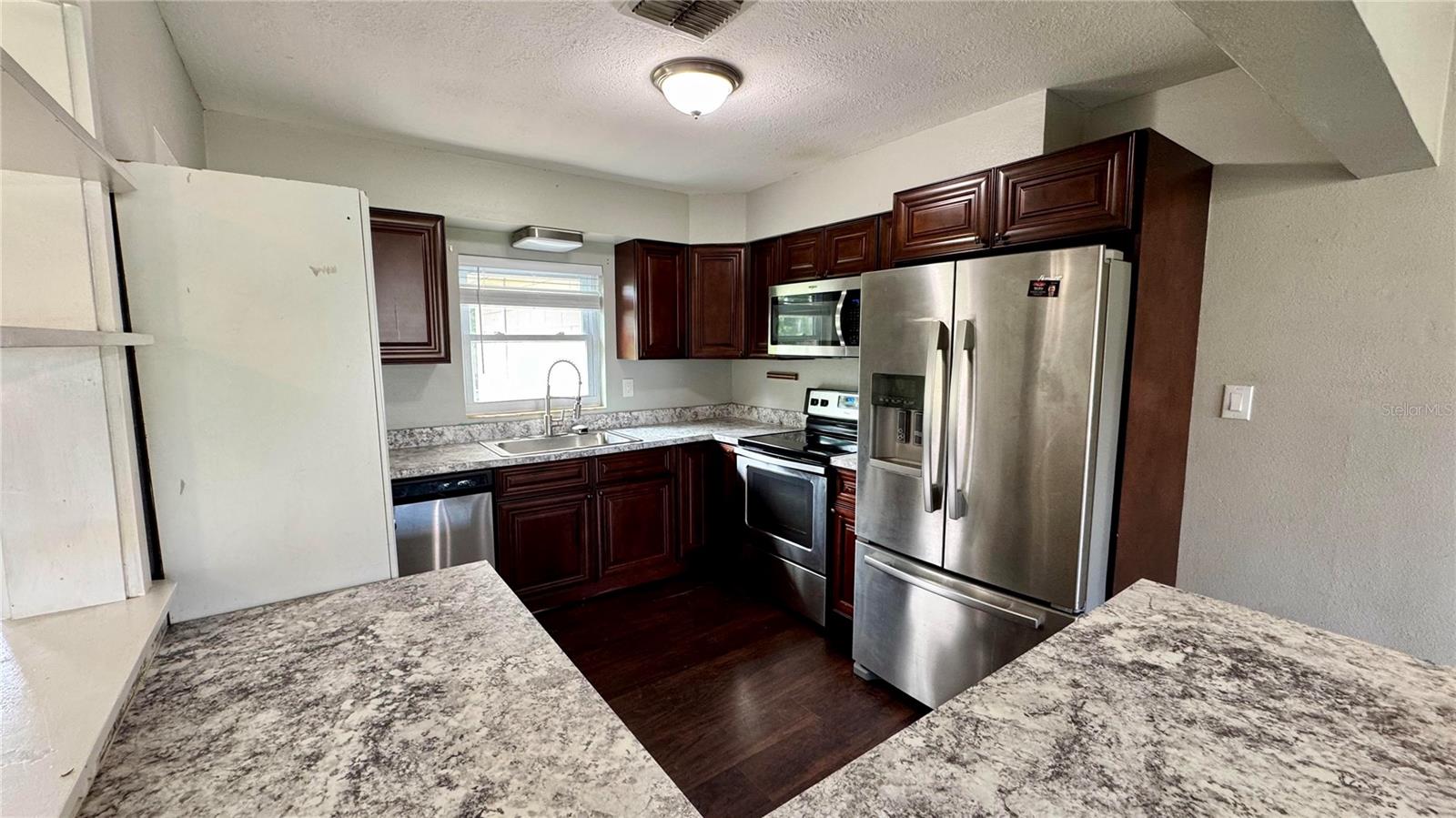 1420 HIGHLAND AVE, EUSTIS, FL, 32726