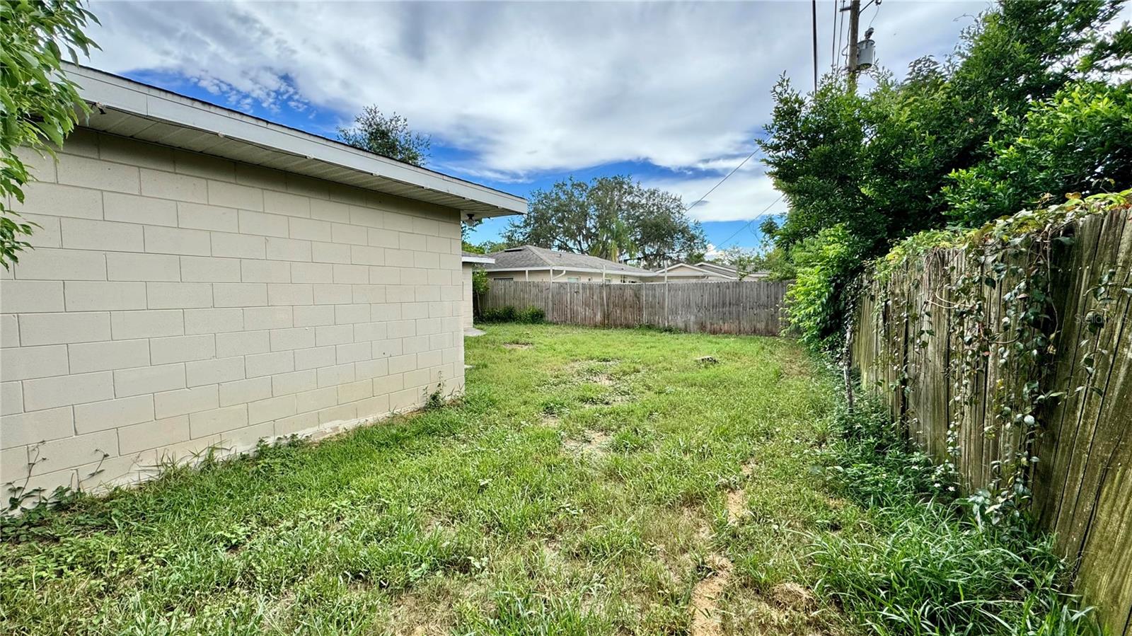 1420 HIGHLAND AVE, EUSTIS, FL, 32726