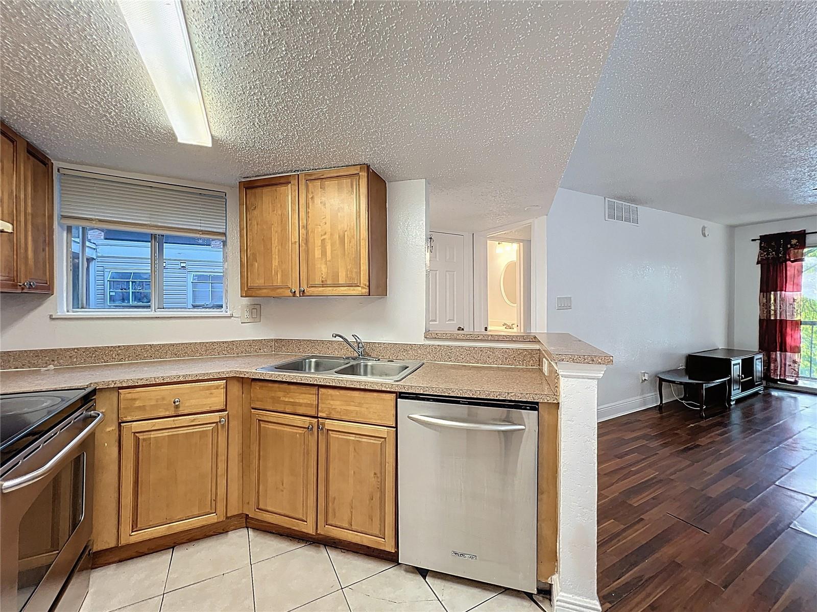 1932 LAKE ATRIUMS CIR #83, ORLANDO, FL, 32839