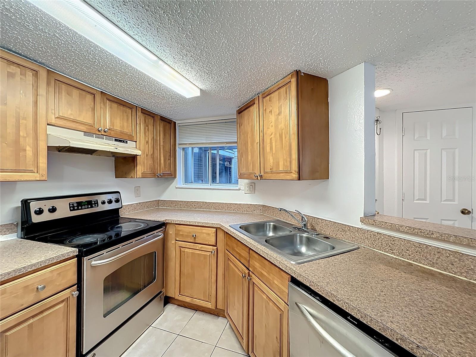 1932 LAKE ATRIUMS CIR #83, ORLANDO, FL, 32839