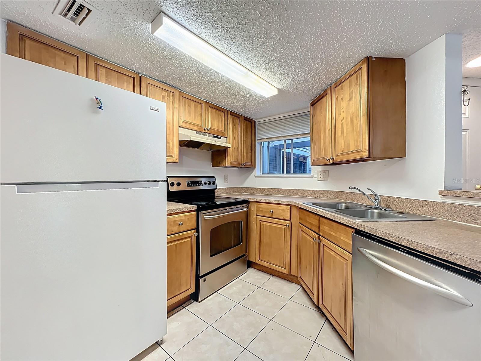 1932 LAKE ATRIUMS CIR #83, ORLANDO, FL, 32839