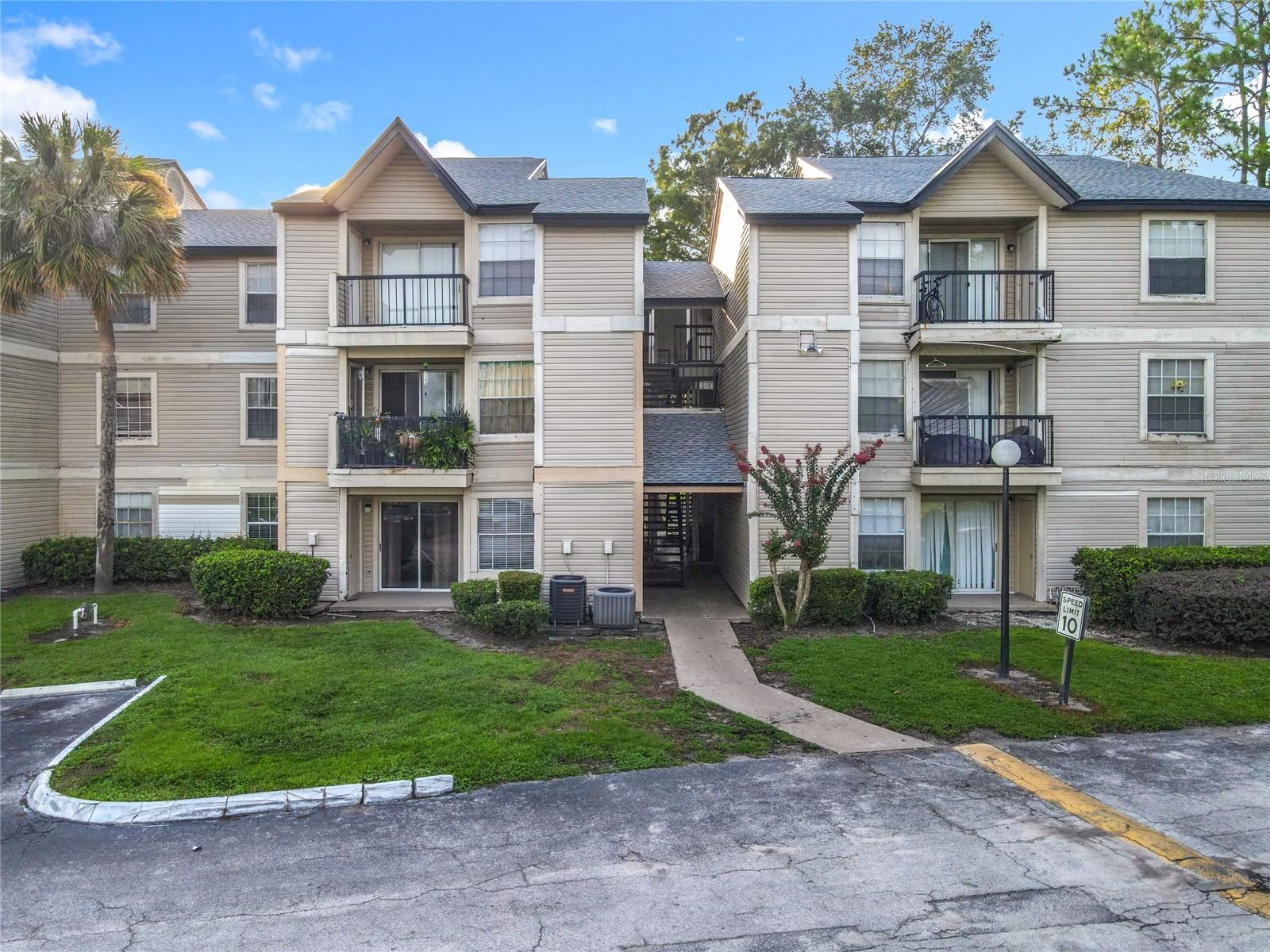 1932 LAKE ATRIUMS CIR #83, ORLANDO, FL, 32839