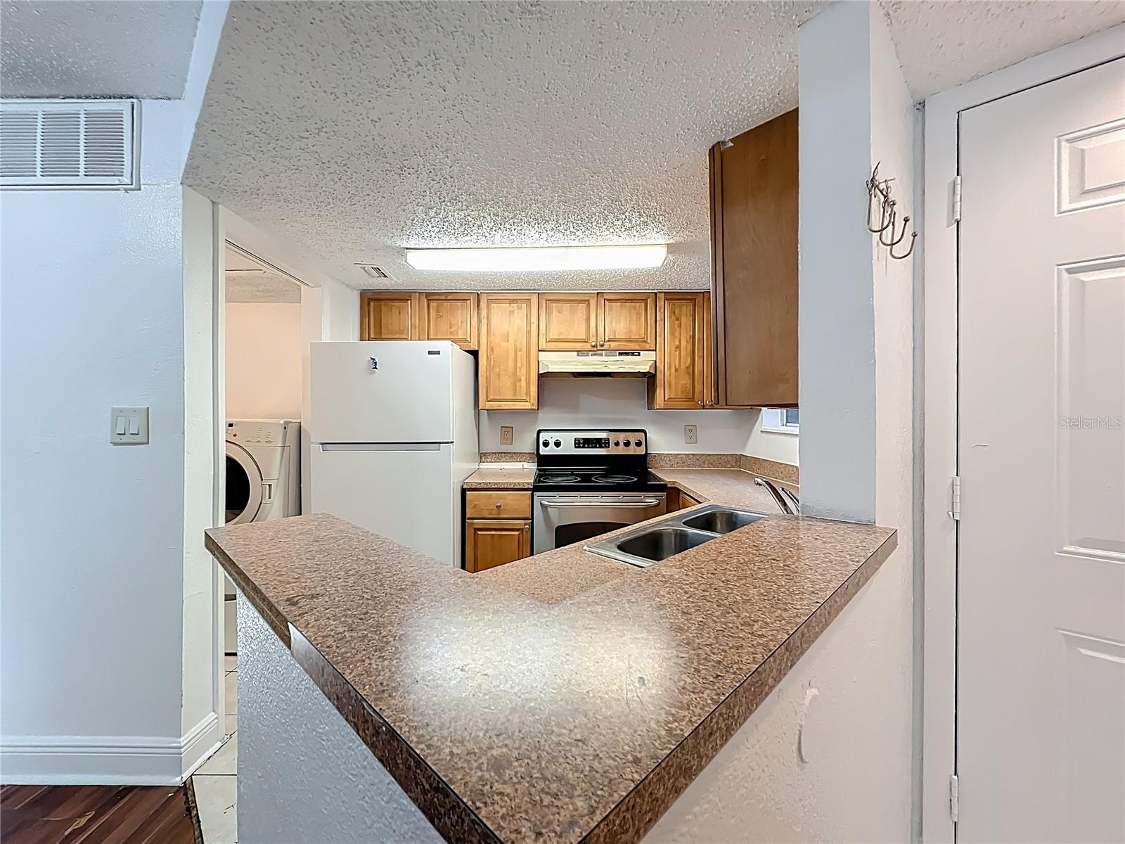 1932 LAKE ATRIUMS CIR #83, ORLANDO, FL, 32839