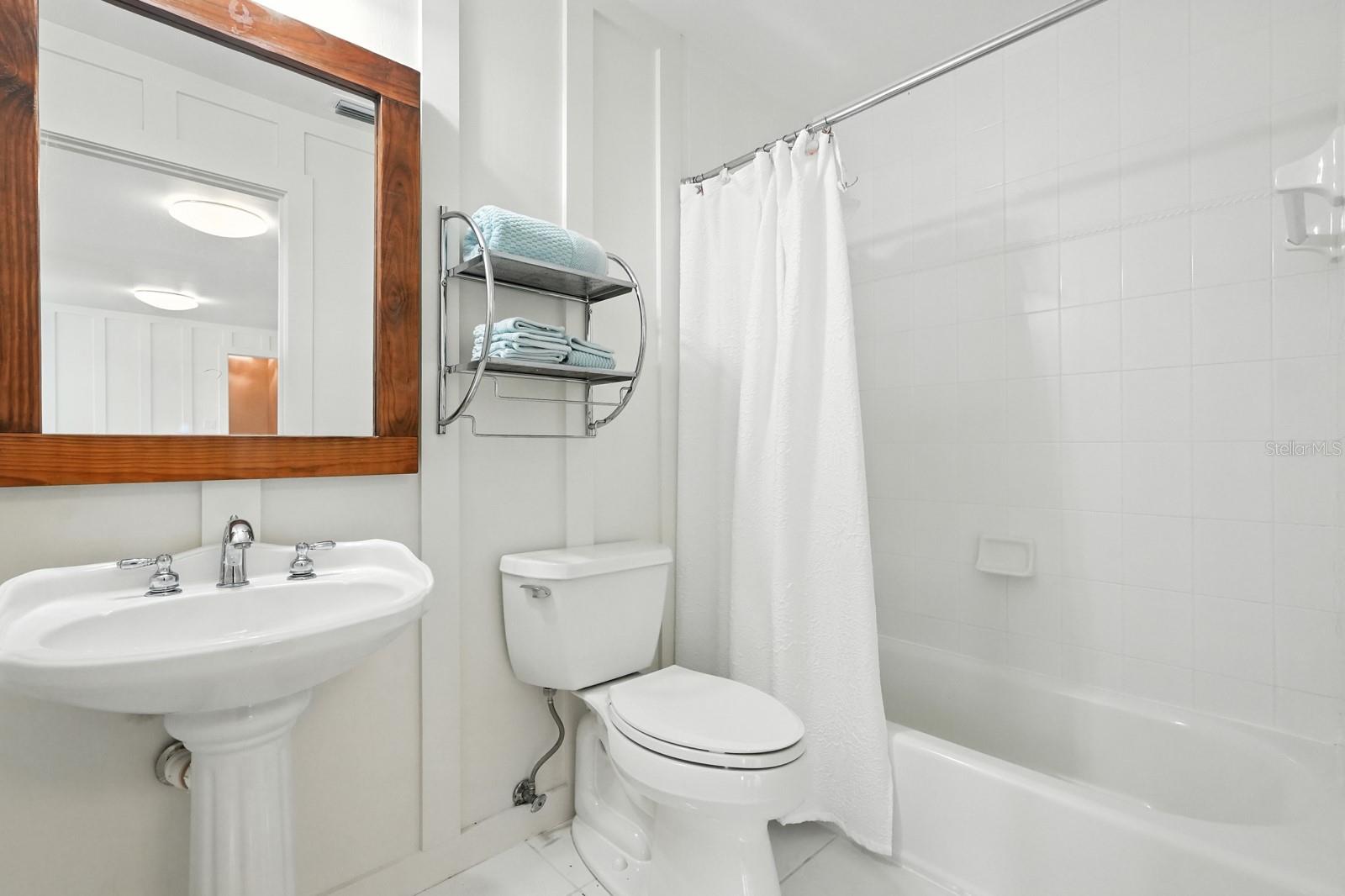 360 JOHN ANDERSON DR, ORMOND BEACH, FL, 32176