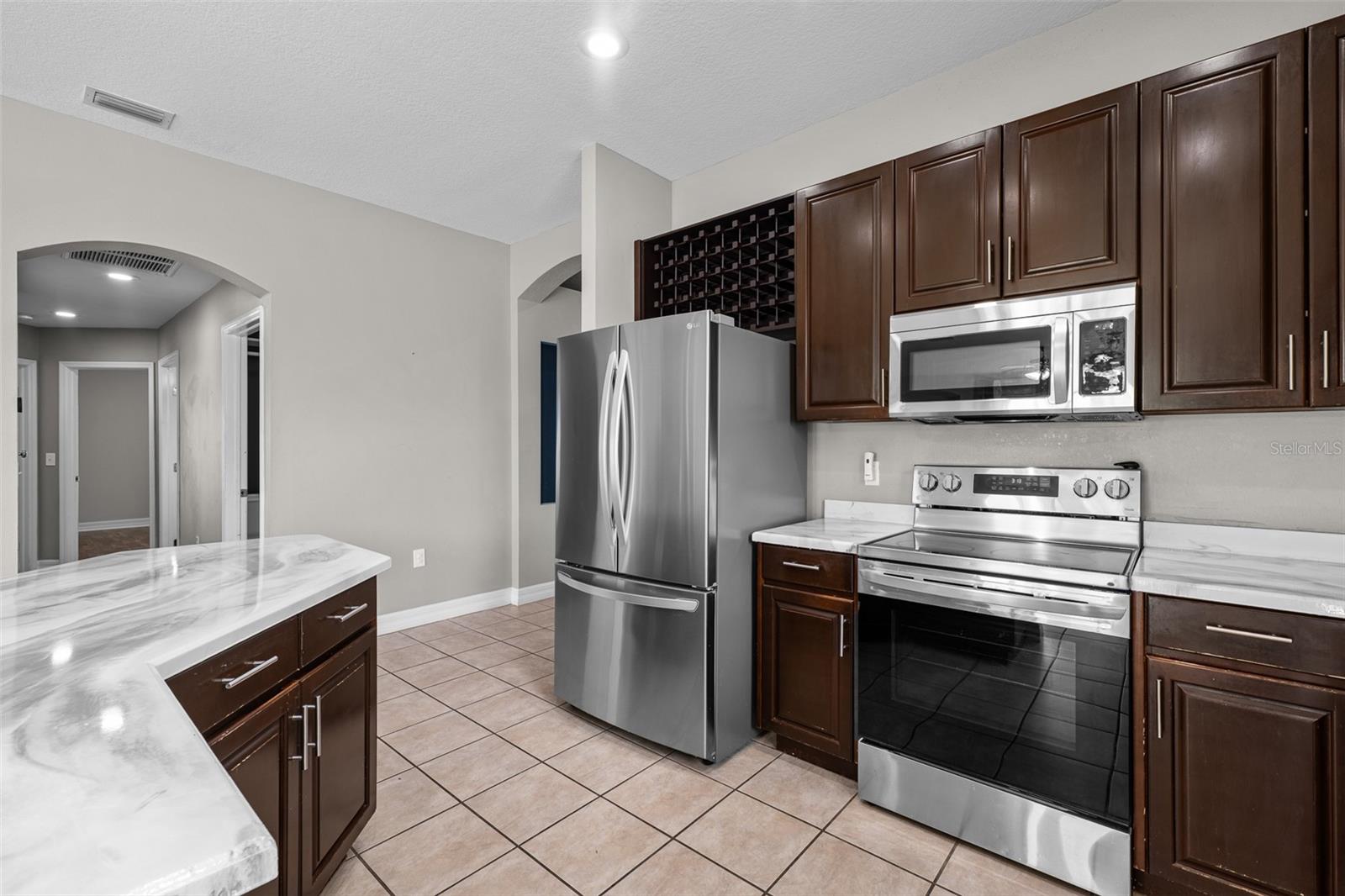 5909 WEDGEFIELD DR, ZEPHYRHILLS, FL, 33541