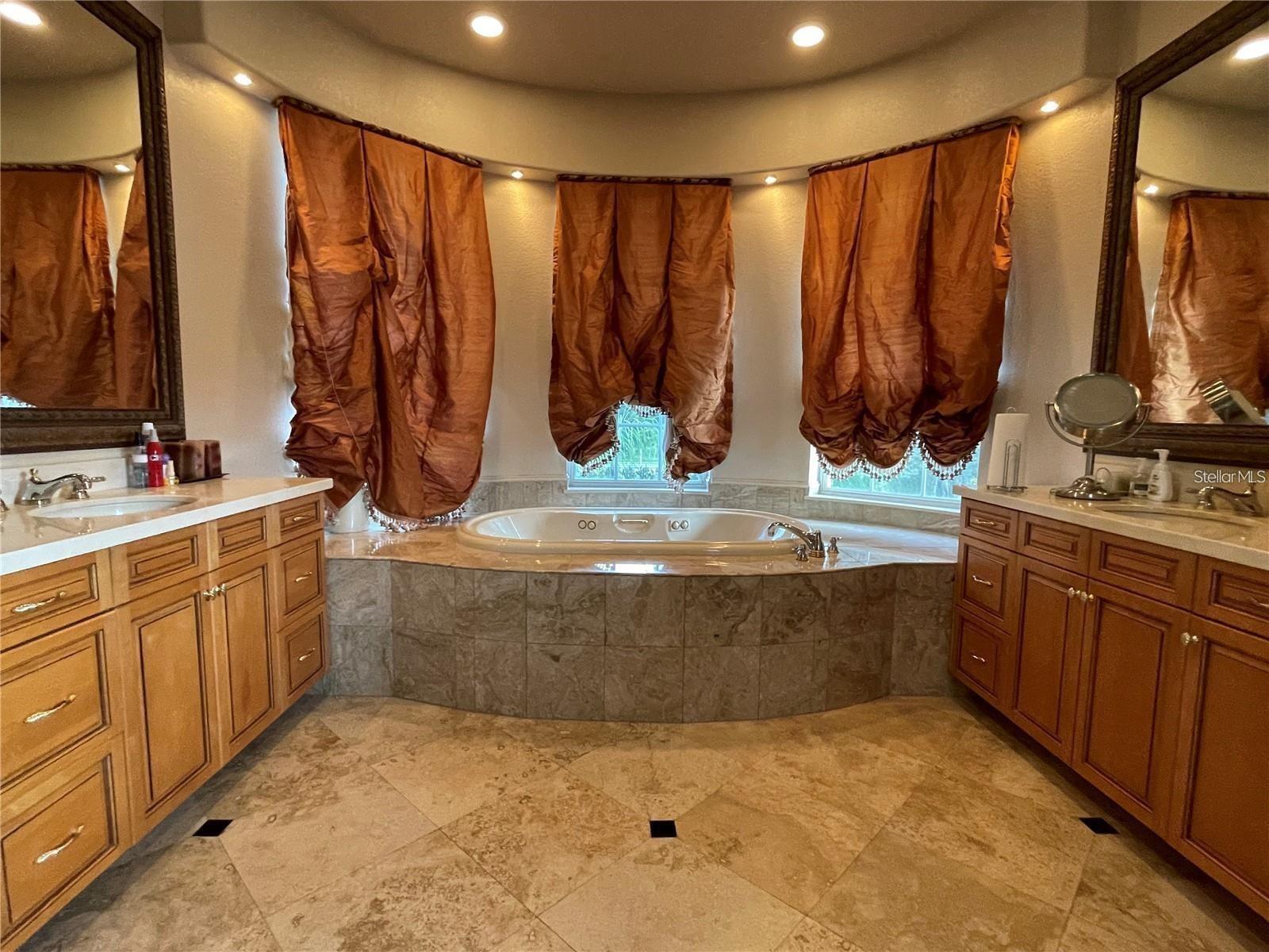 TB8421056 Property Photo