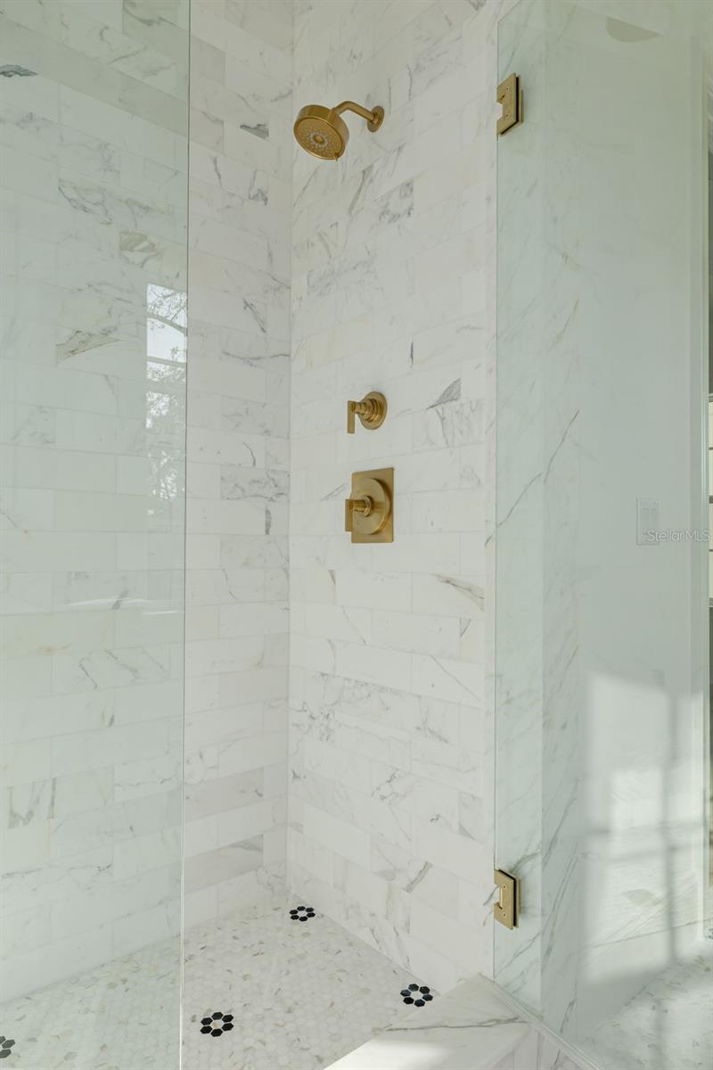 TB8421082 Property Photo