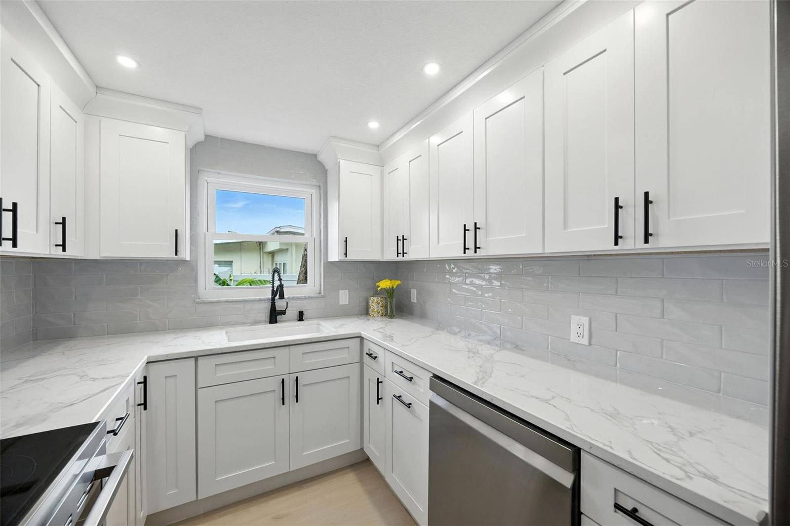 Brand New Renovated Kitchen.