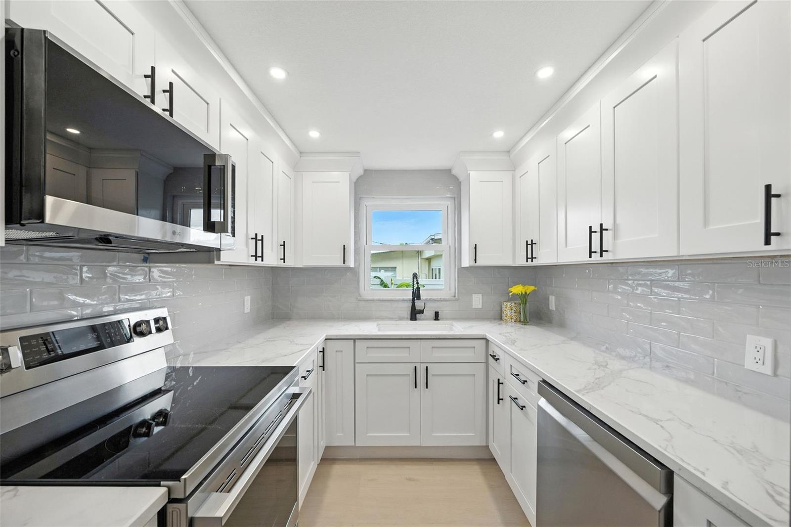 Brand New Renovated Kitchen.