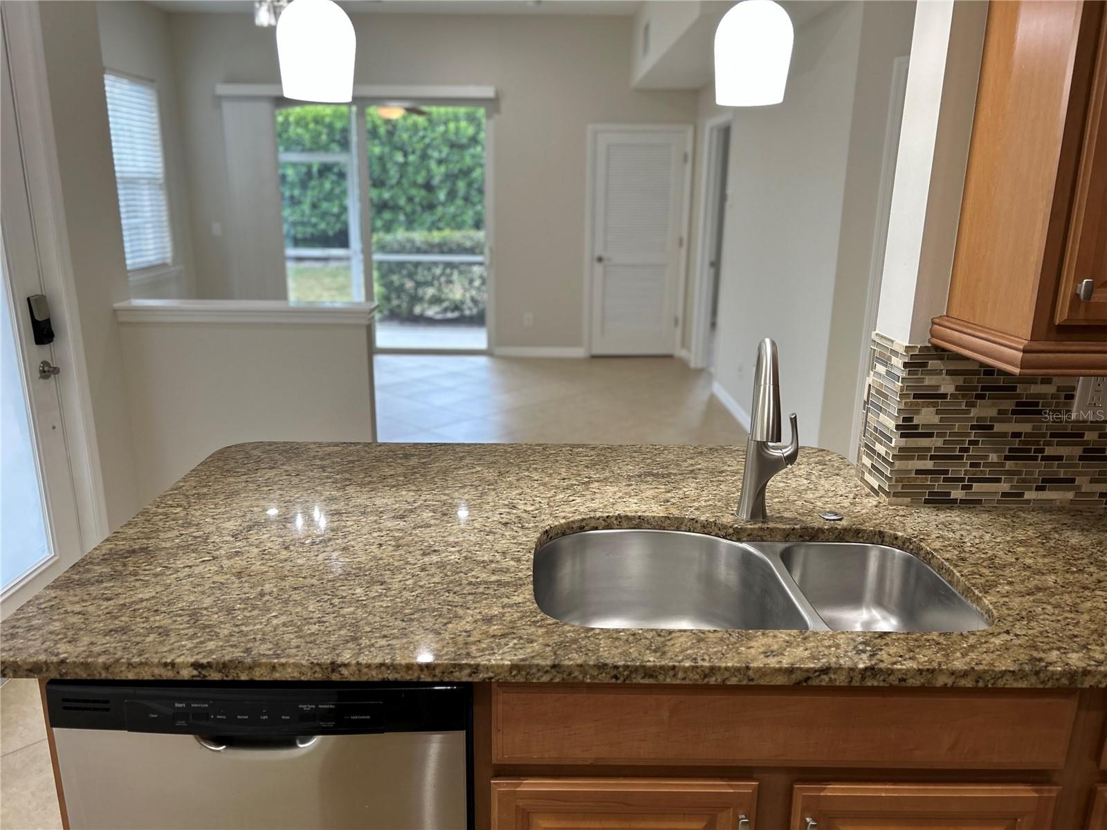 8511 OAKSHADE CIR #101, FORT MYERS, FL, 33919