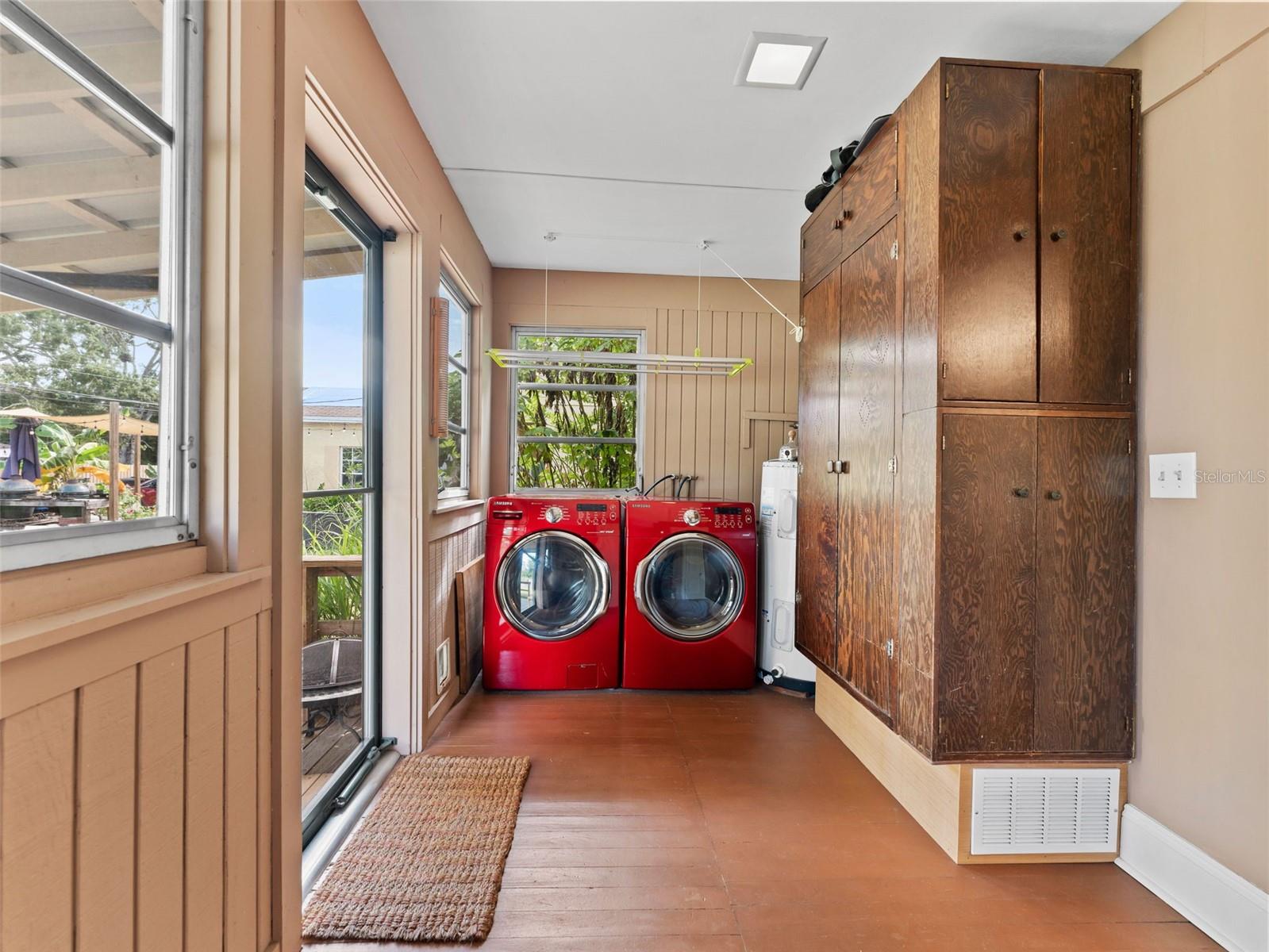 2559 36TH AVE N, ST PETERSBURG, FL, 33713