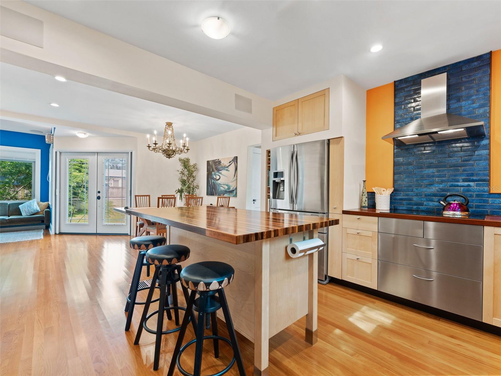 2559 36TH AVE N, ST PETERSBURG, FL, 33713