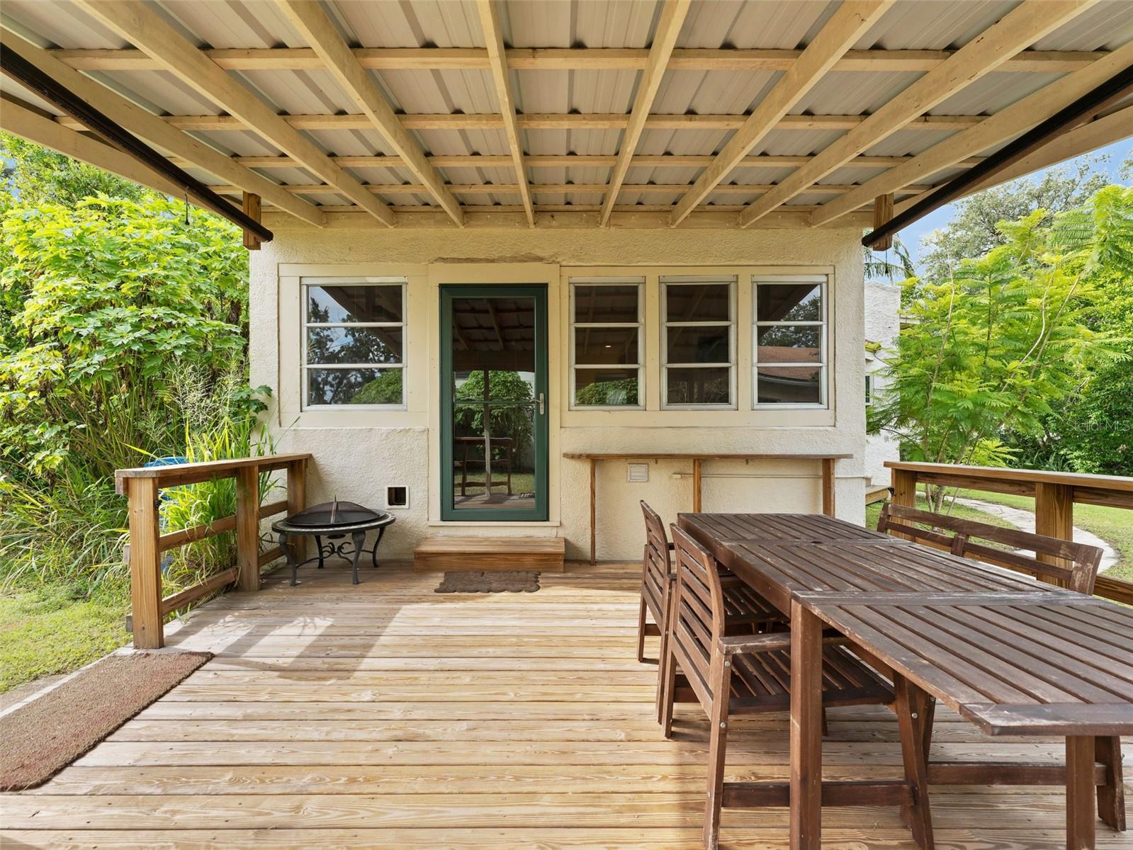 2559 36TH AVE N, ST PETERSBURG, FL, 33713