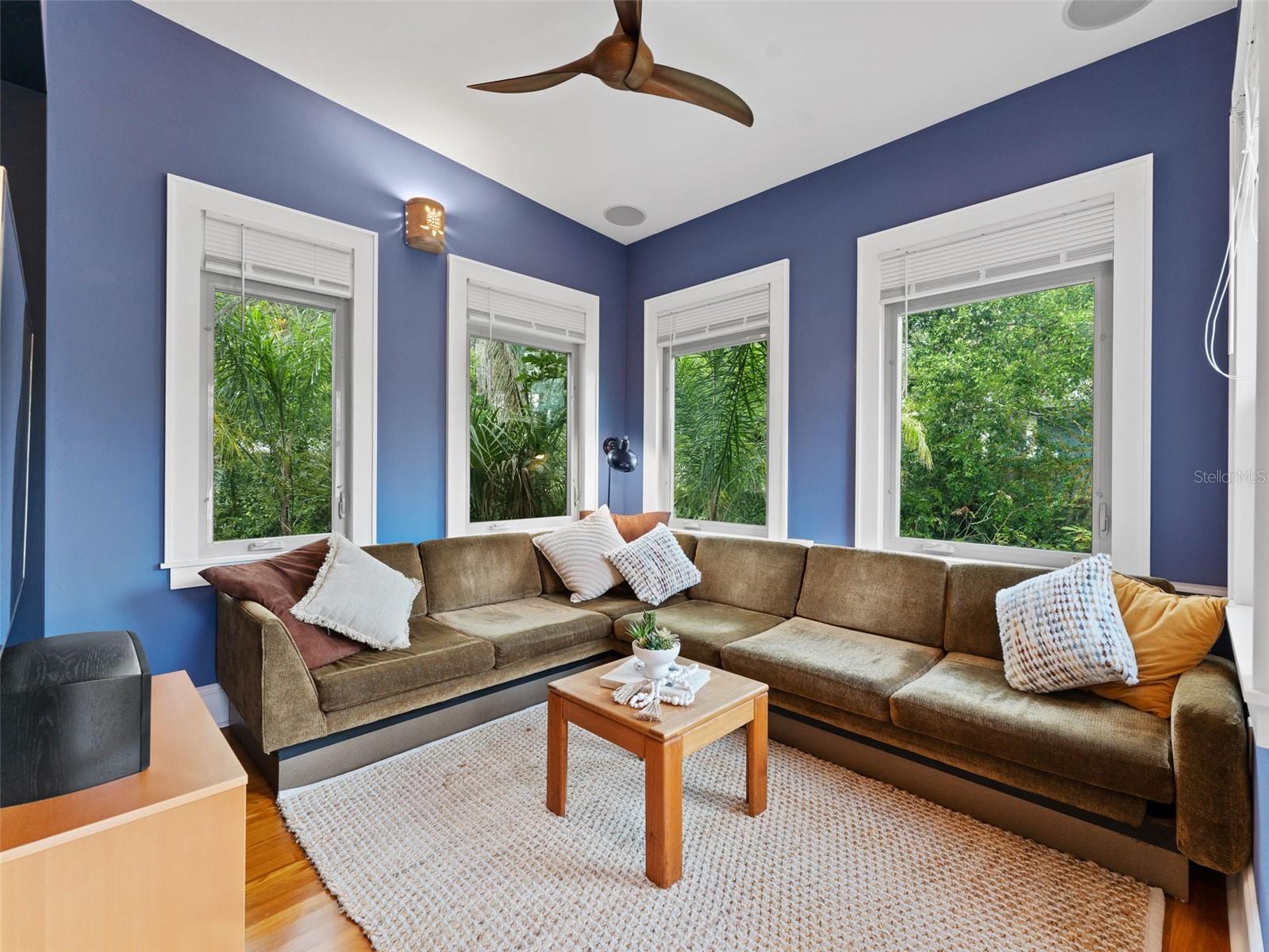 2559 36TH AVE N, ST PETERSBURG, FL, 33713