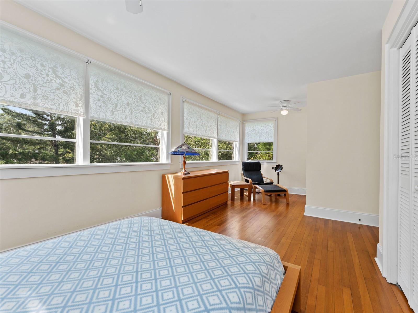 2559 36TH AVE N, ST PETERSBURG, FL, 33713