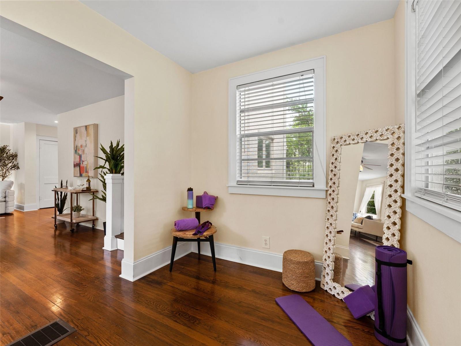 2559 36TH AVE N, ST PETERSBURG, FL, 33713