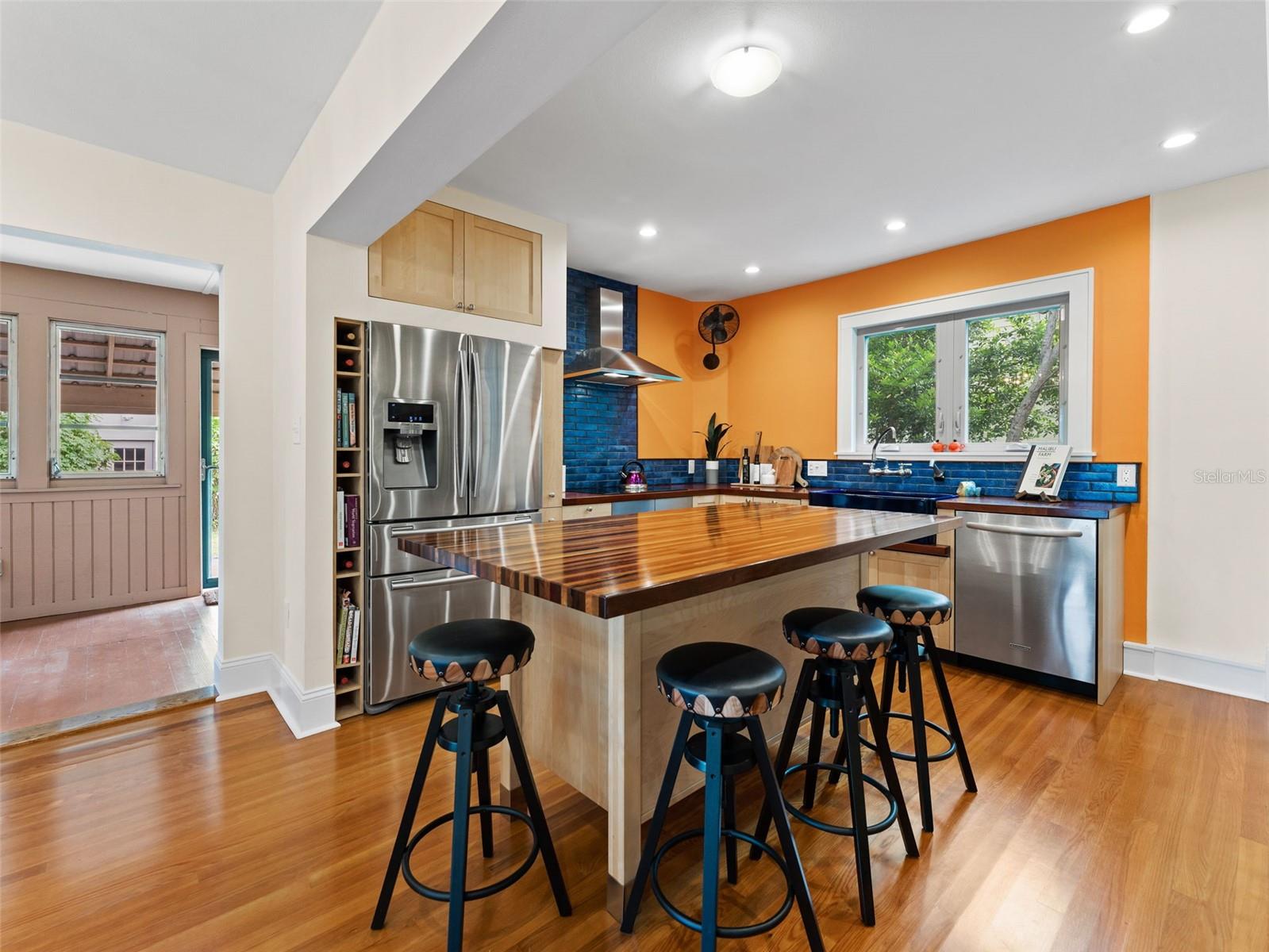 2559 36TH AVE N, ST PETERSBURG, FL, 33713