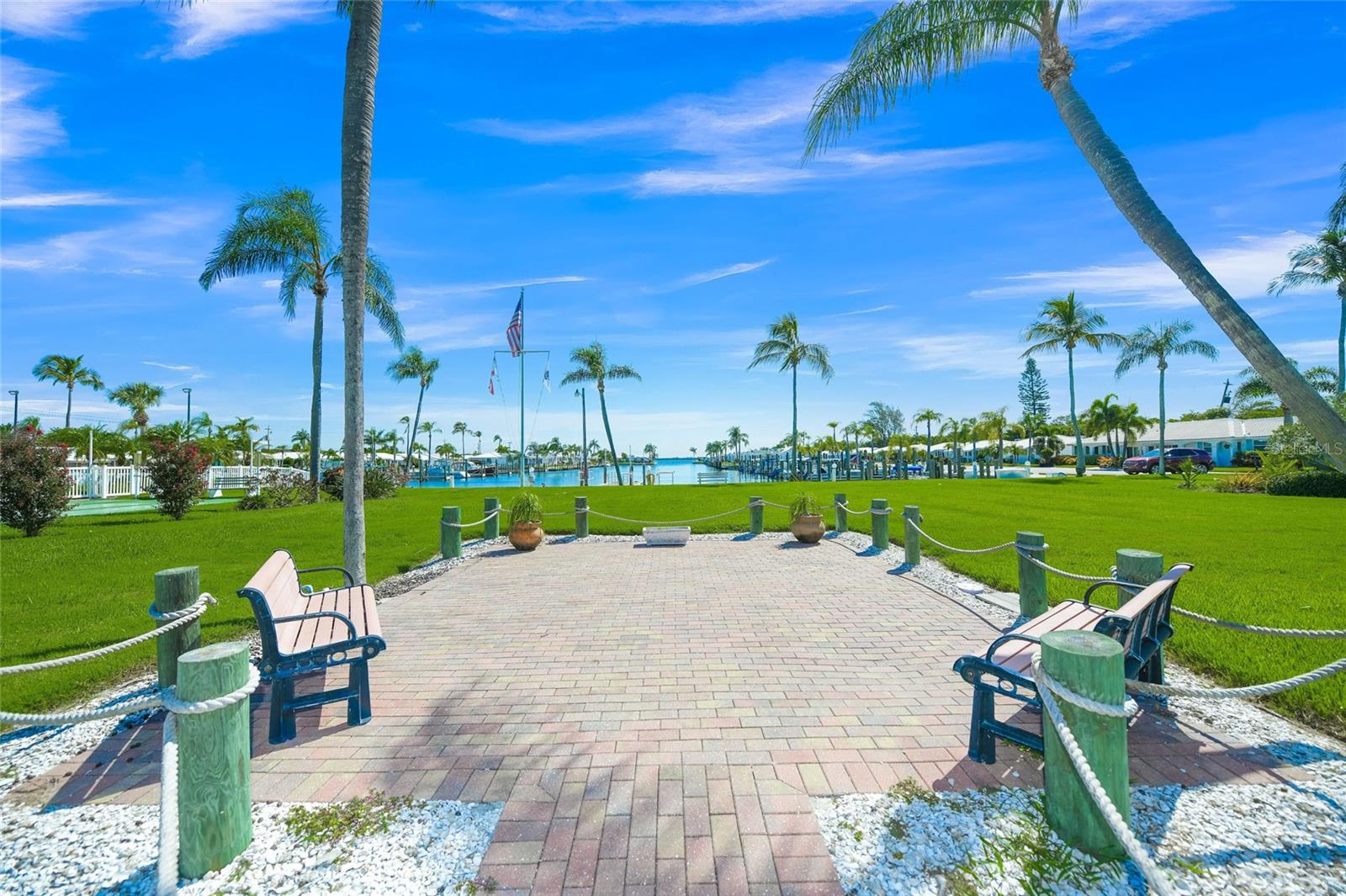 676 EL CENTRO, LONGBOAT KEY, FL, 34228