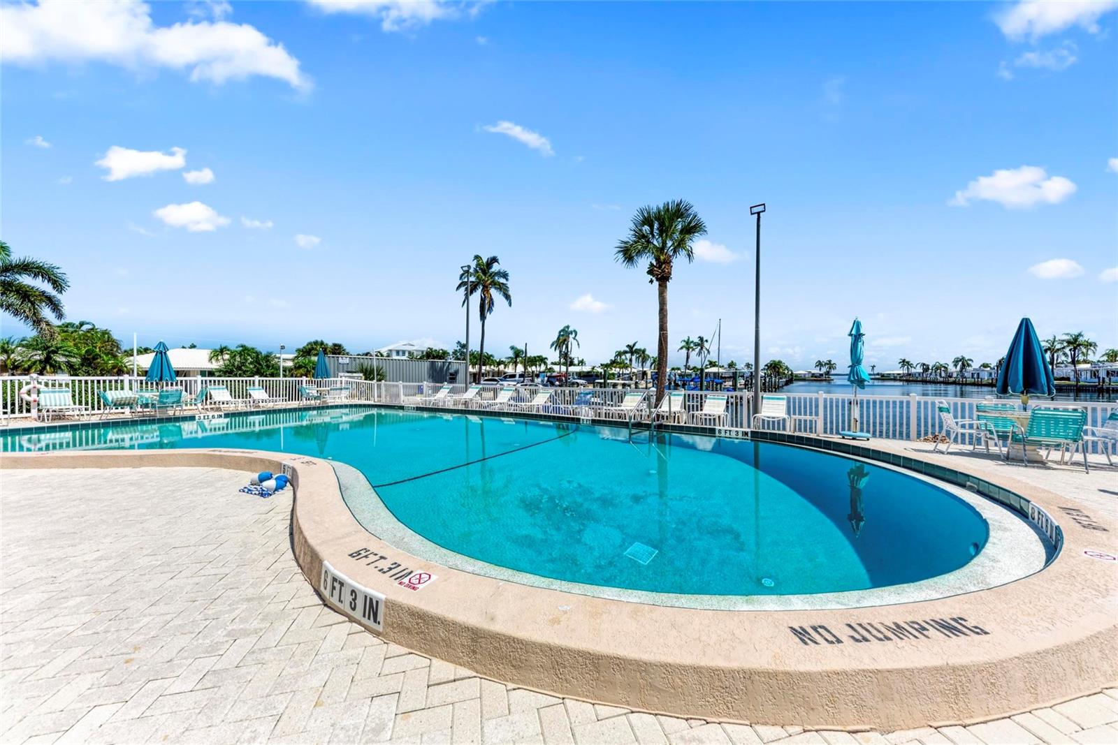 676 EL CENTRO, LONGBOAT KEY, FL, 34228