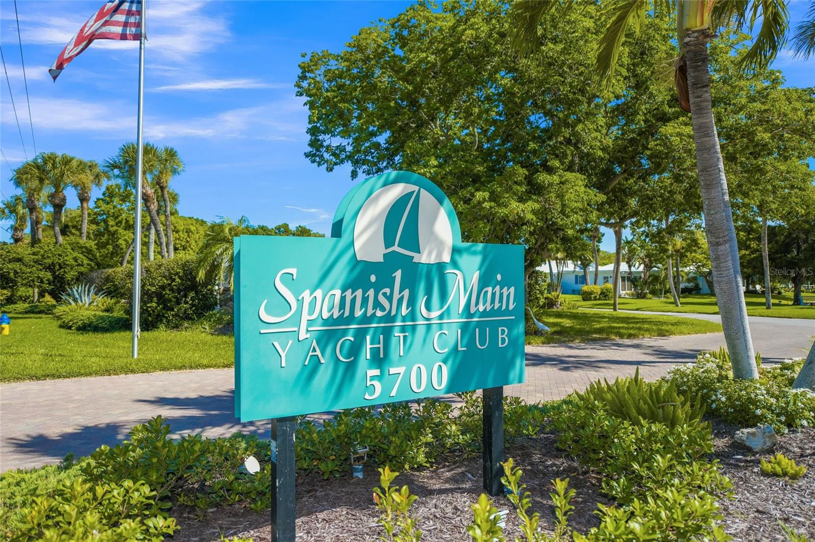 676 EL CENTRO, LONGBOAT KEY, FL, 34228