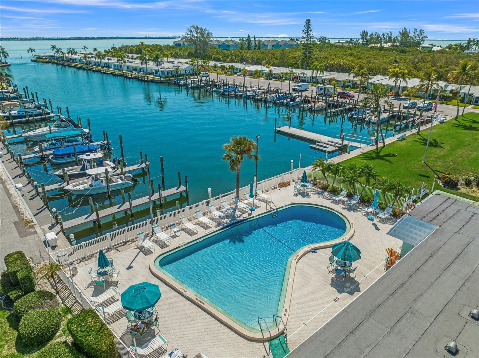 676 EL CENTRO, LONGBOAT KEY, FL, 34228