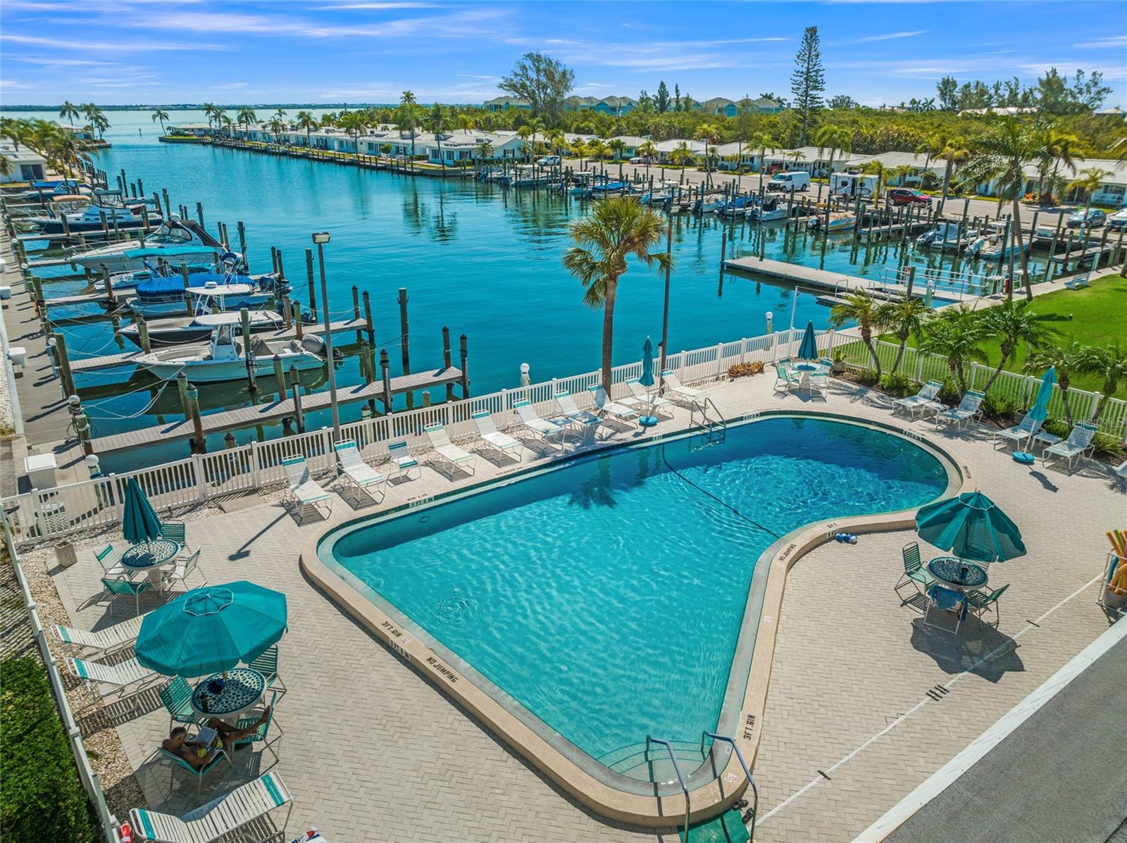 676 EL CENTRO, LONGBOAT KEY, FL, 34228