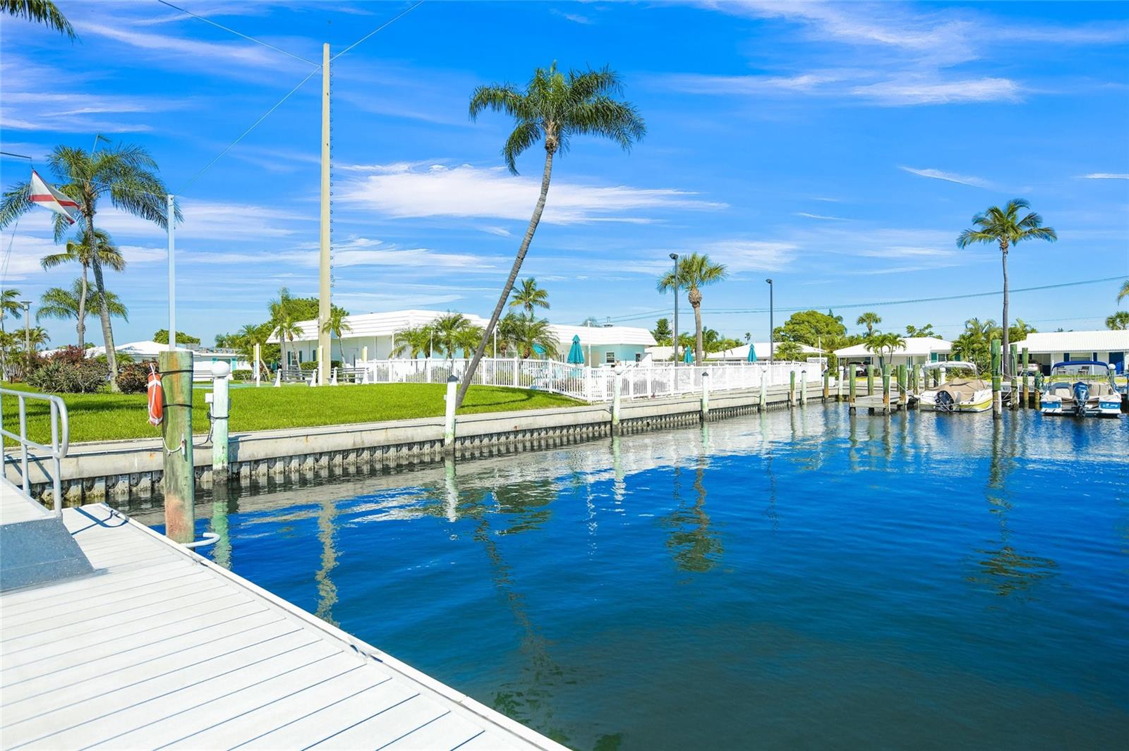 676 EL CENTRO, LONGBOAT KEY, FL, 34228